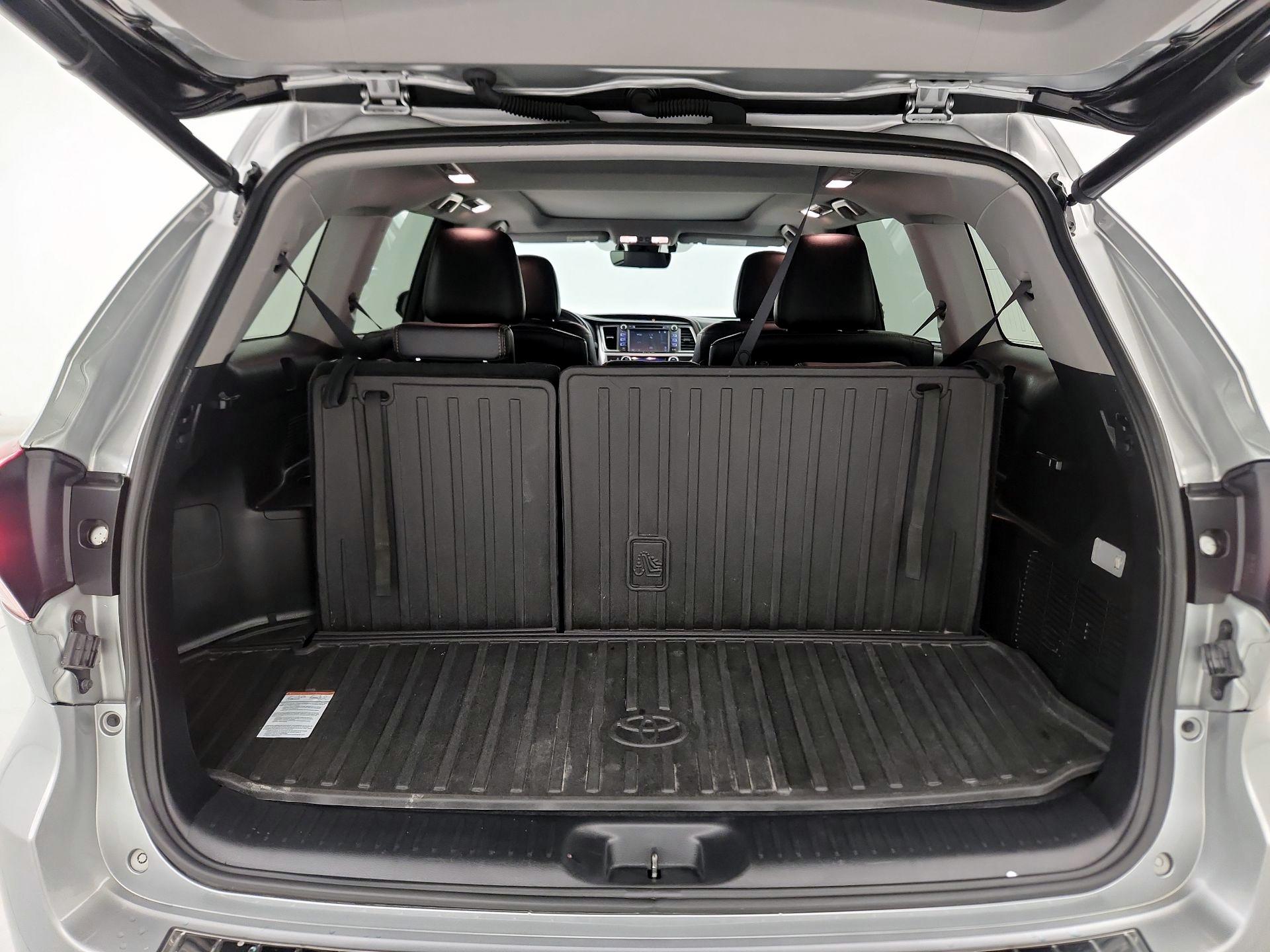 Thumbnail: 2017 Toyota Highlander - 19