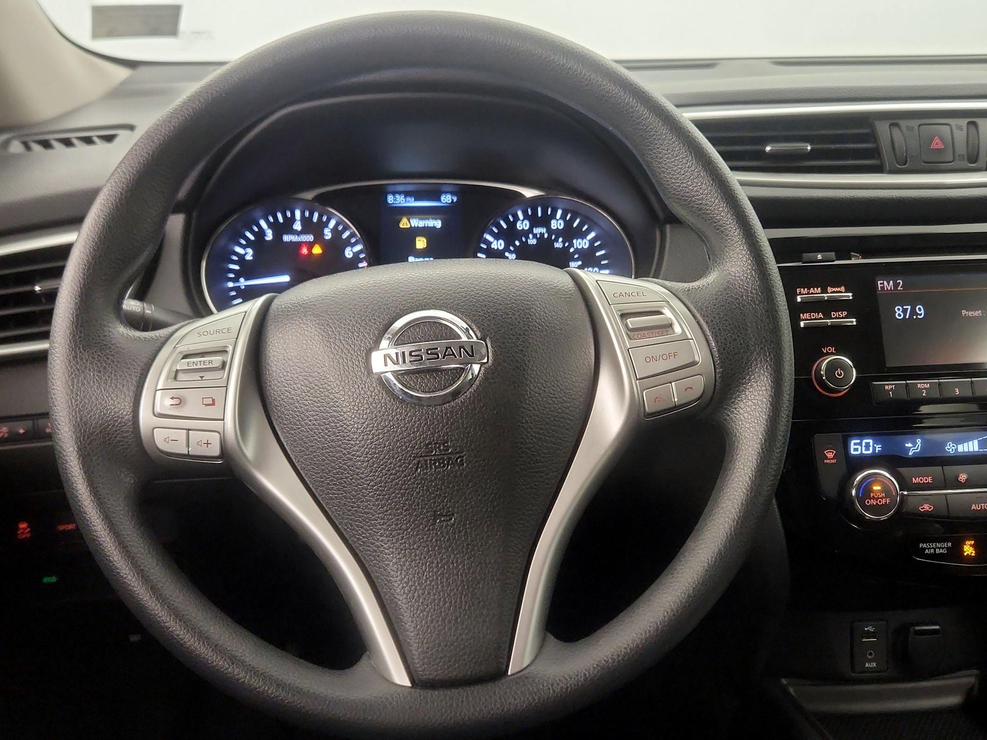 Thumbnail: 2016 Nissan Rogue - 10