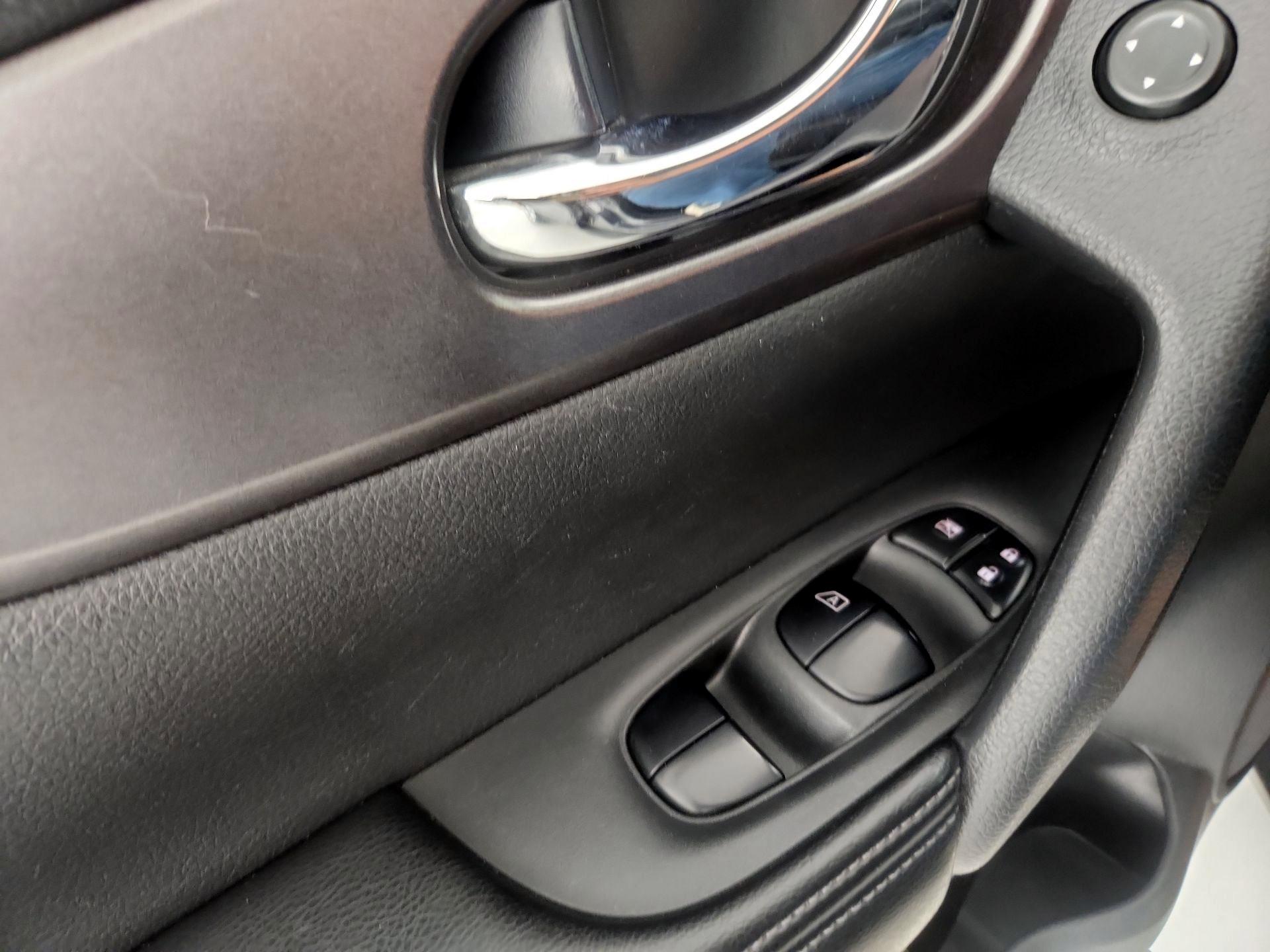 Thumbnail: 2016 Nissan Rogue - 12