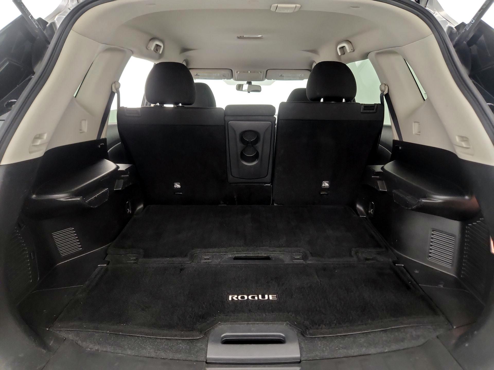 Thumbnail: 2016 Nissan Rogue - 20