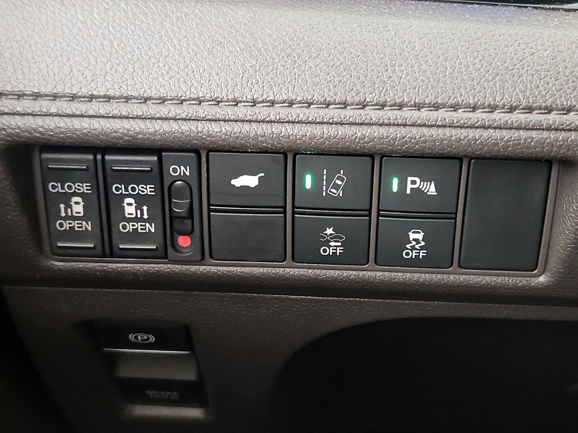 Thumbnail: 2019 Honda Odyssey - 13