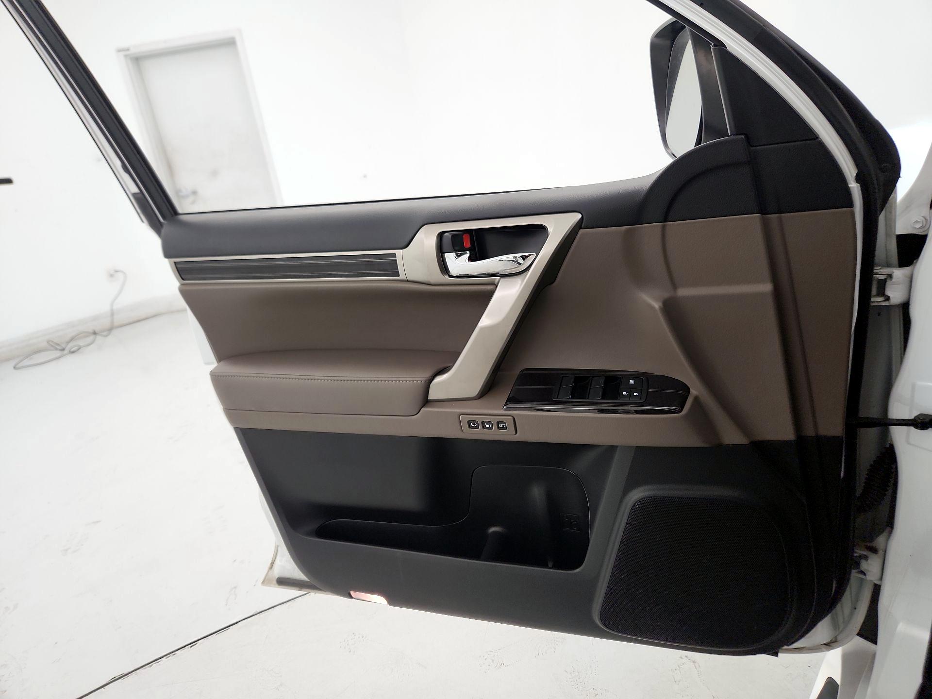 Thumbnail: 2021 Lexus GX - 12