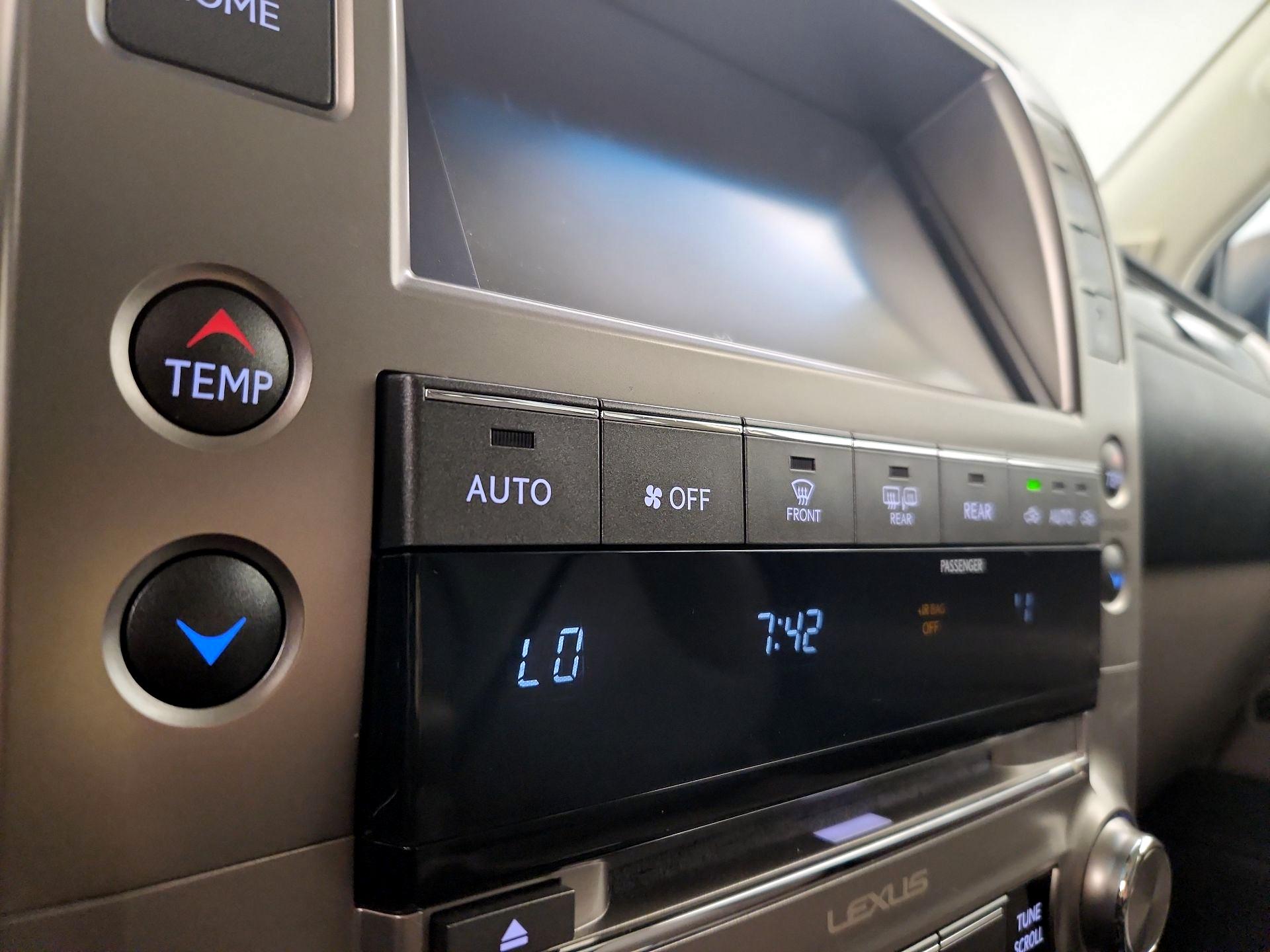 Thumbnail: 2021 Lexus GX - 17