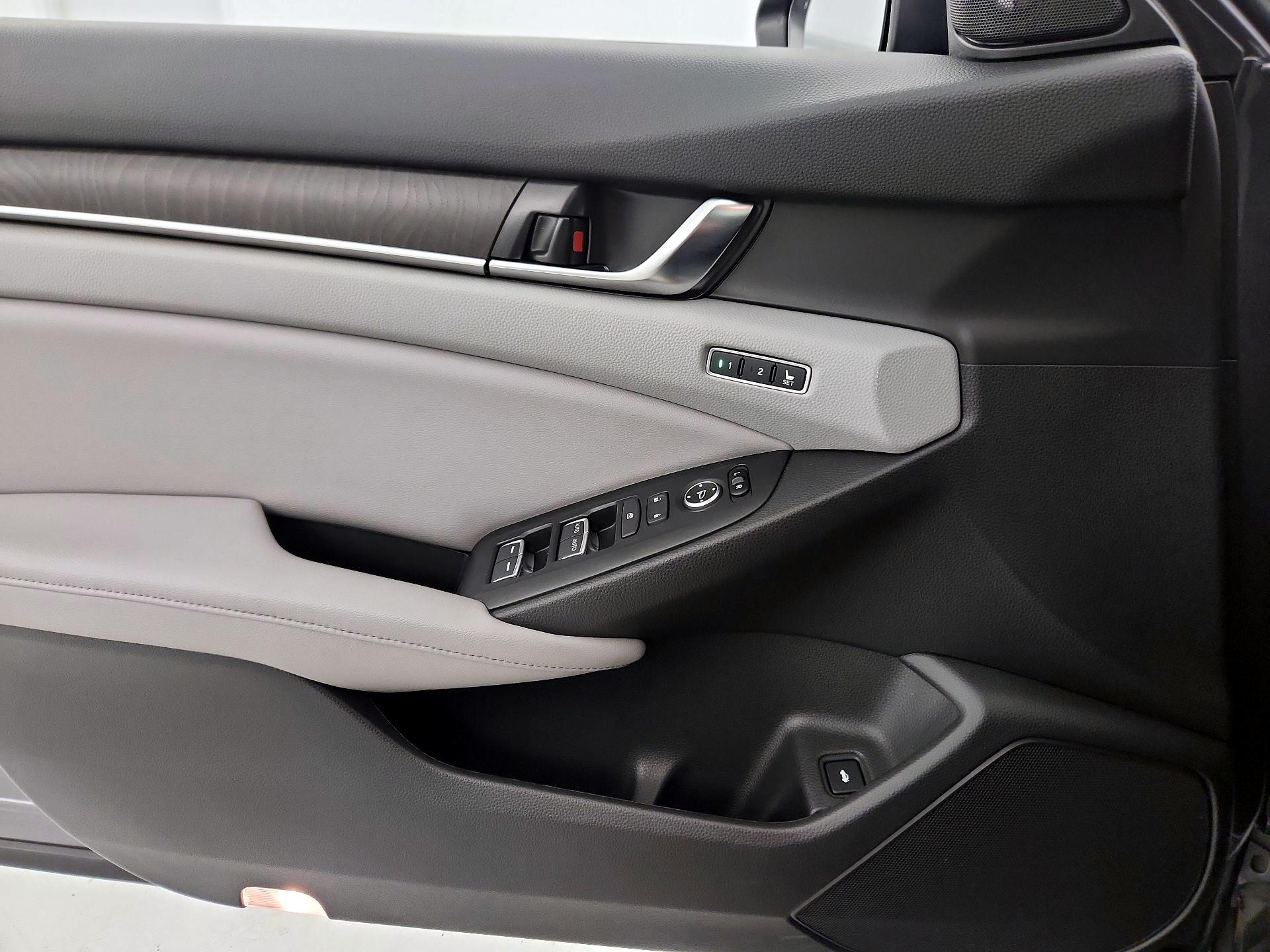 Thumbnail: 2018 Honda Accord - 12