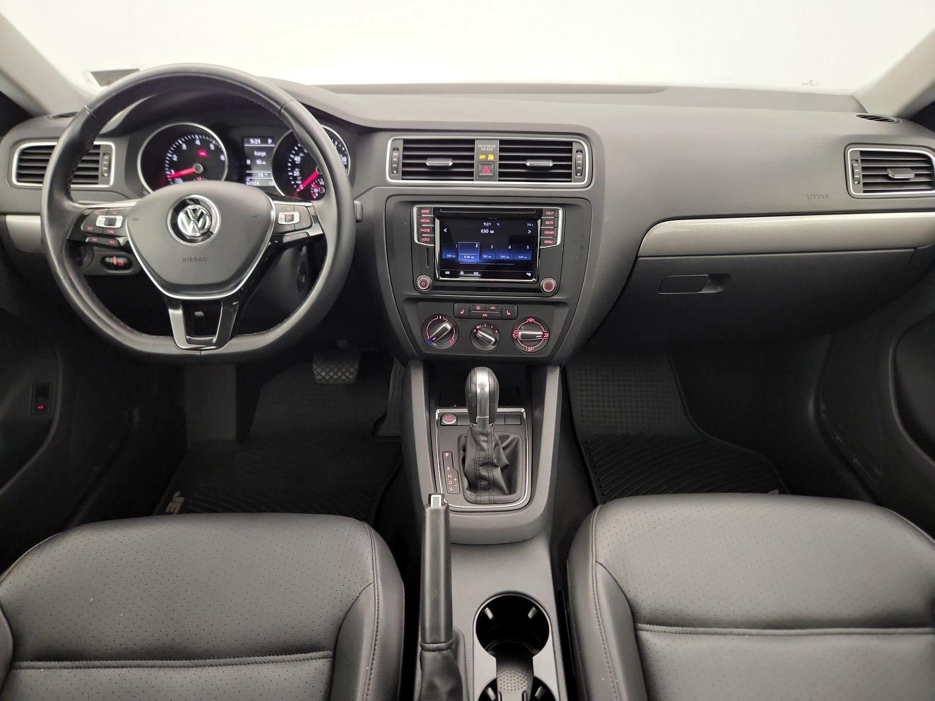 Thumbnail: 2017 Volkswagen Jetta - 9