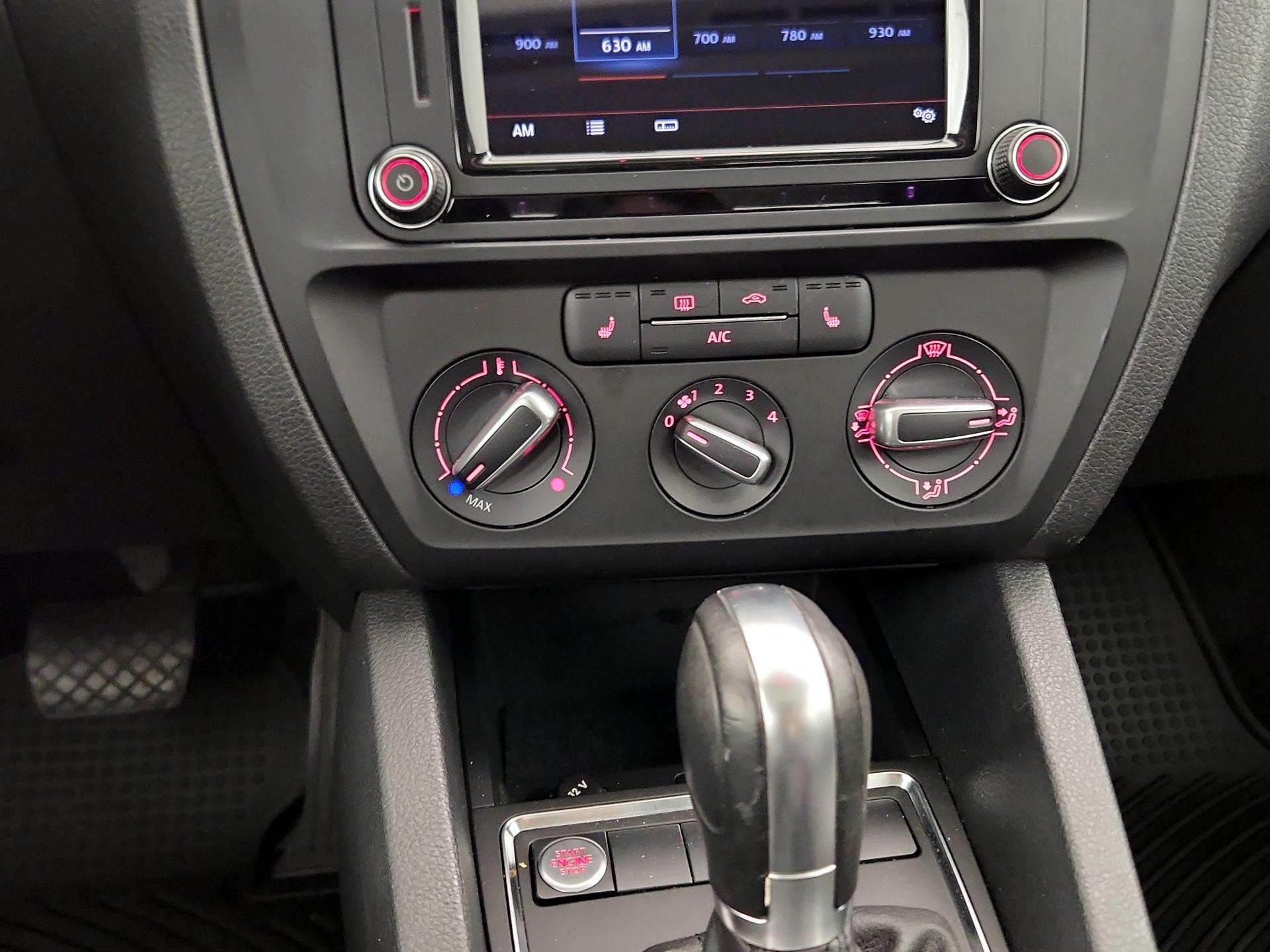 Thumbnail: 2017 Volkswagen Jetta - 16