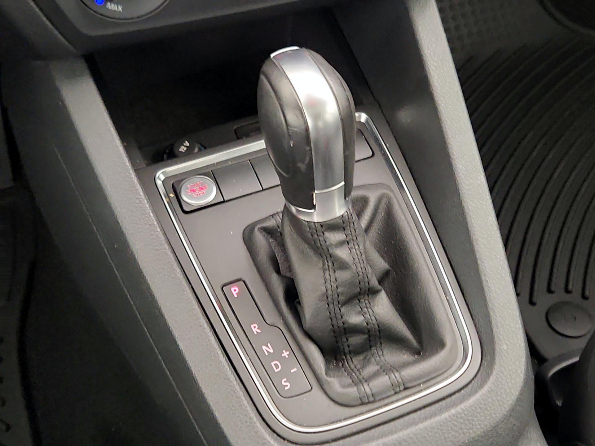 Thumbnail: 2017 Volkswagen Jetta - 17