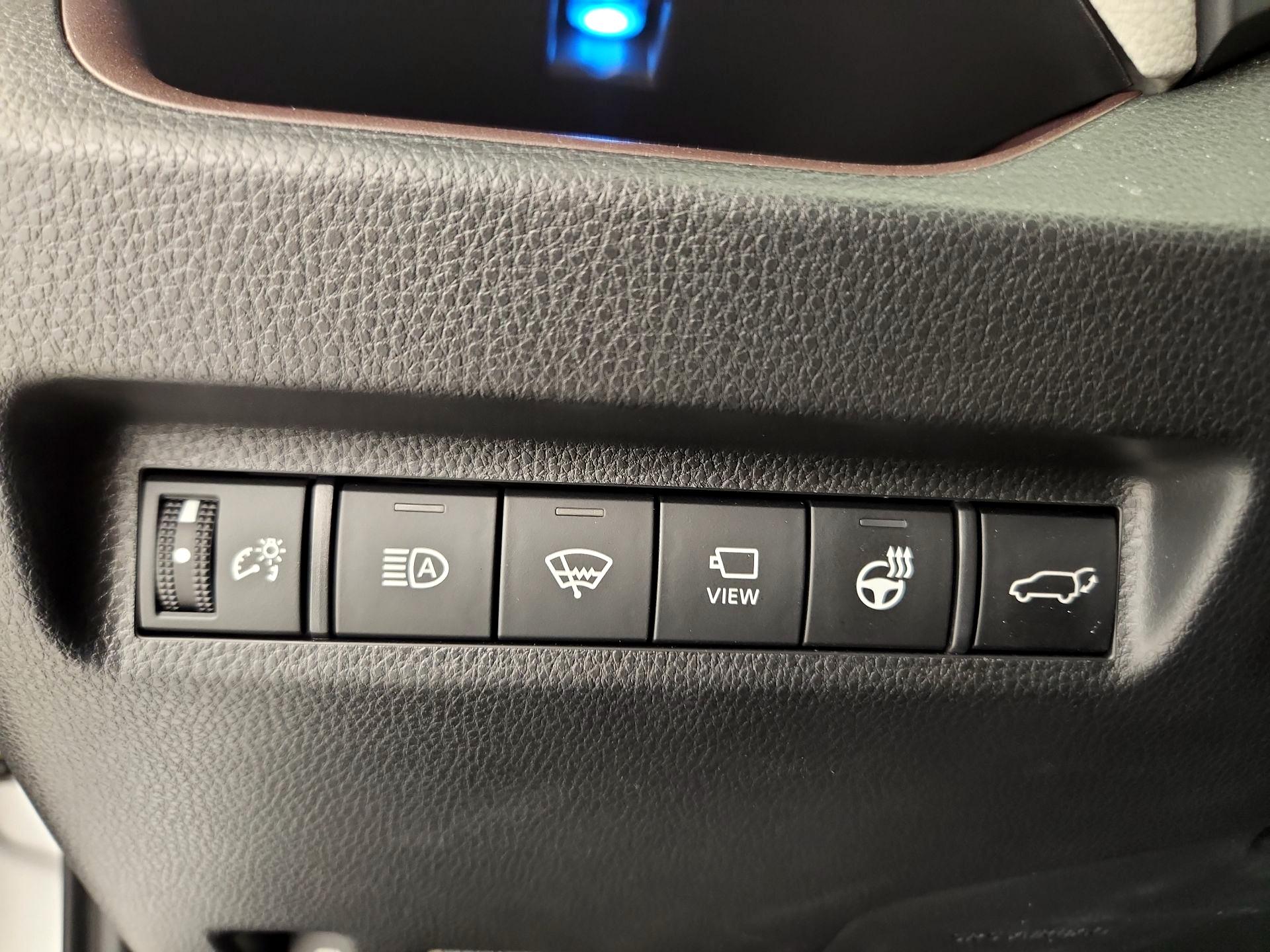 Thumbnail: 2022 Toyota RAV4 - 13