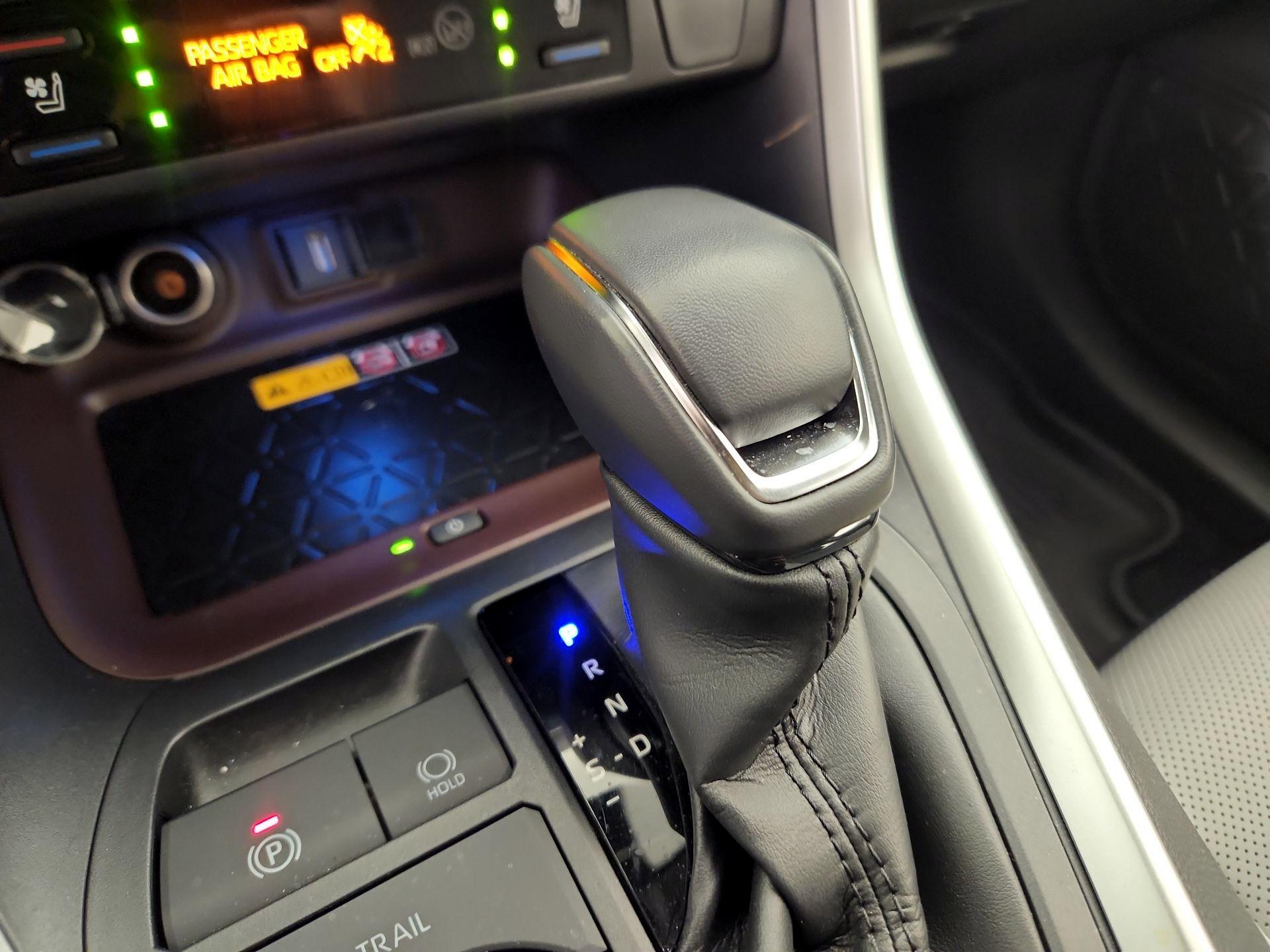 Thumbnail: 2022 Toyota RAV4 - 17