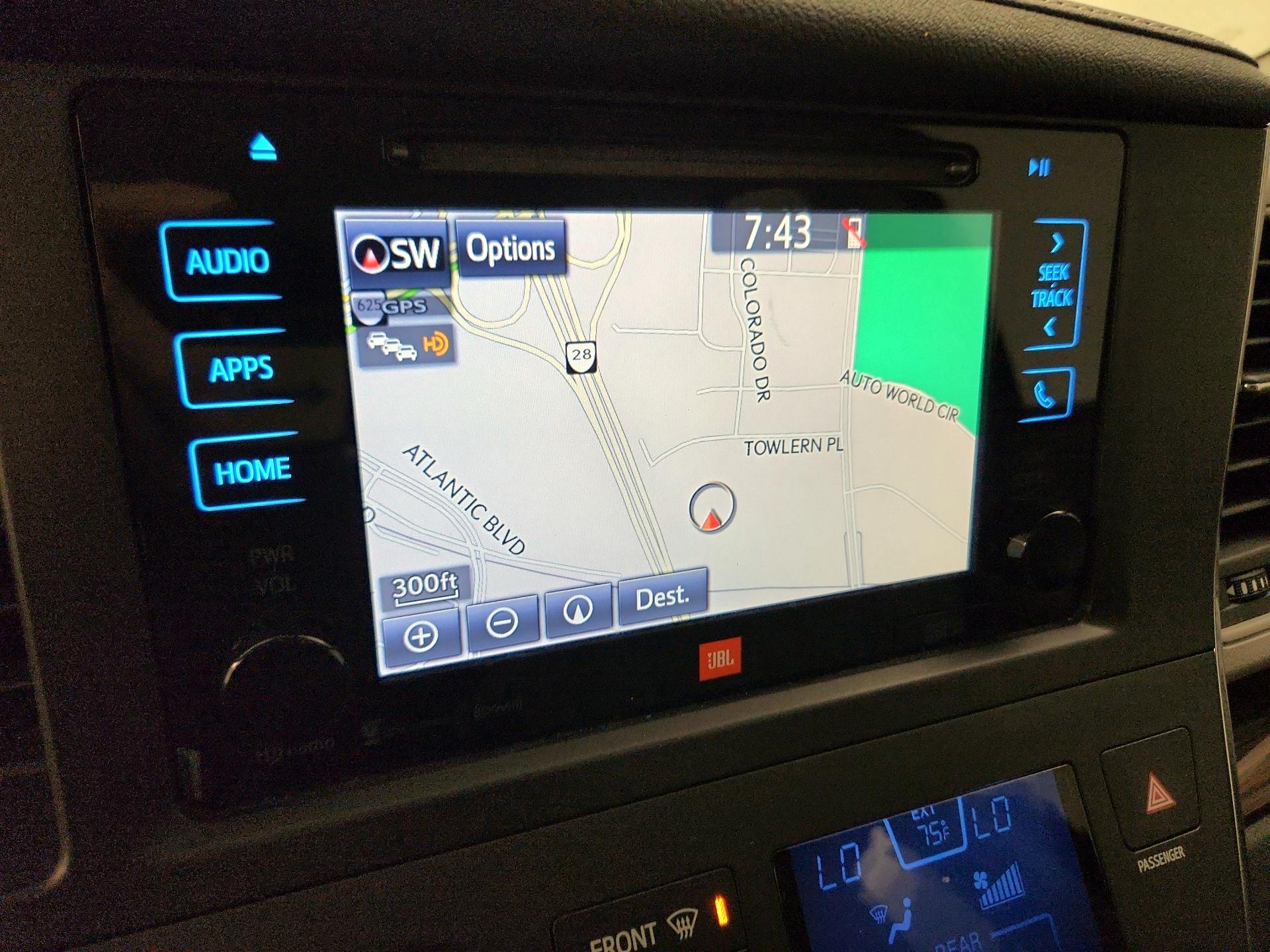 Thumbnail: 2017 Toyota Sienna - 14