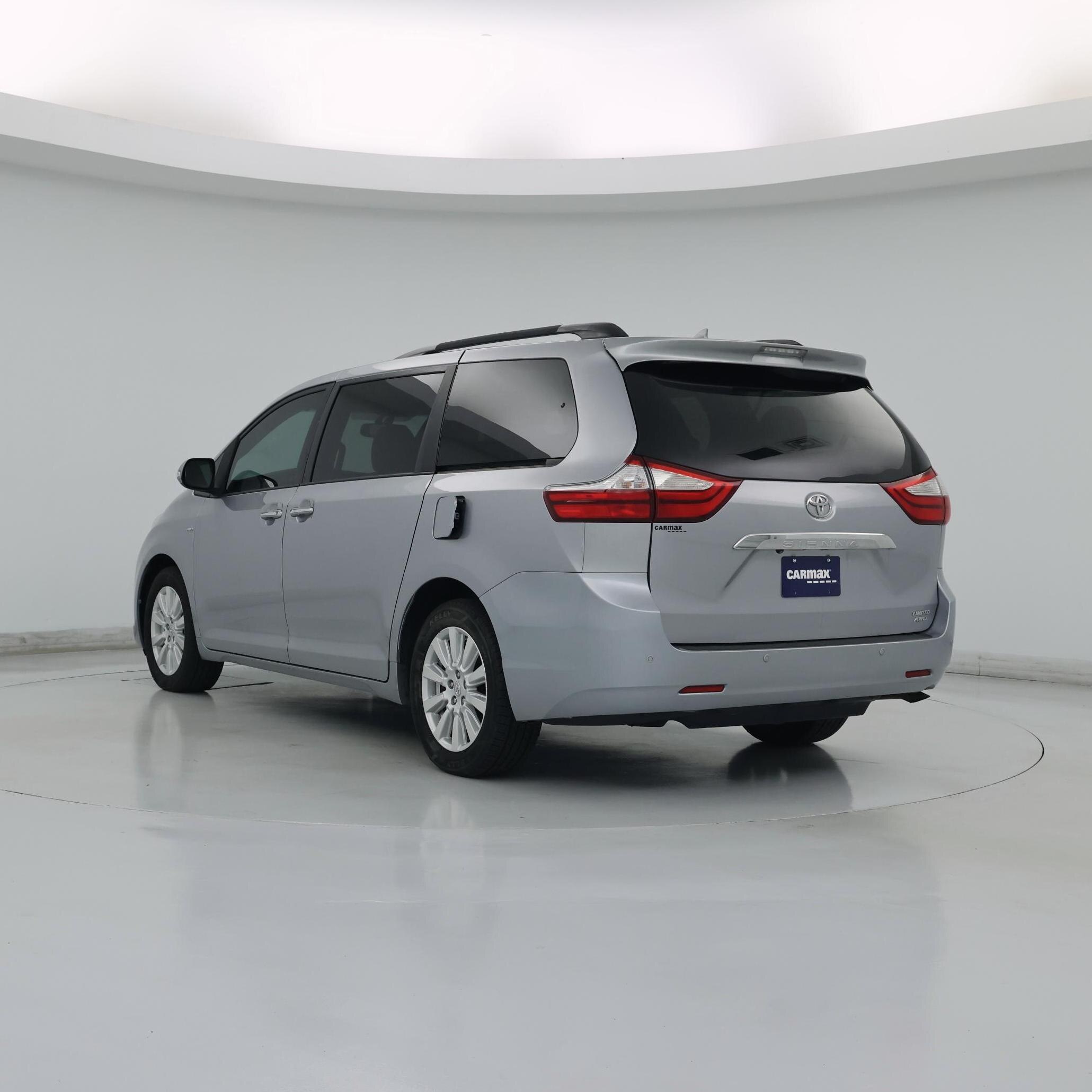 Thumbnail: 2017 Toyota Sienna - 2