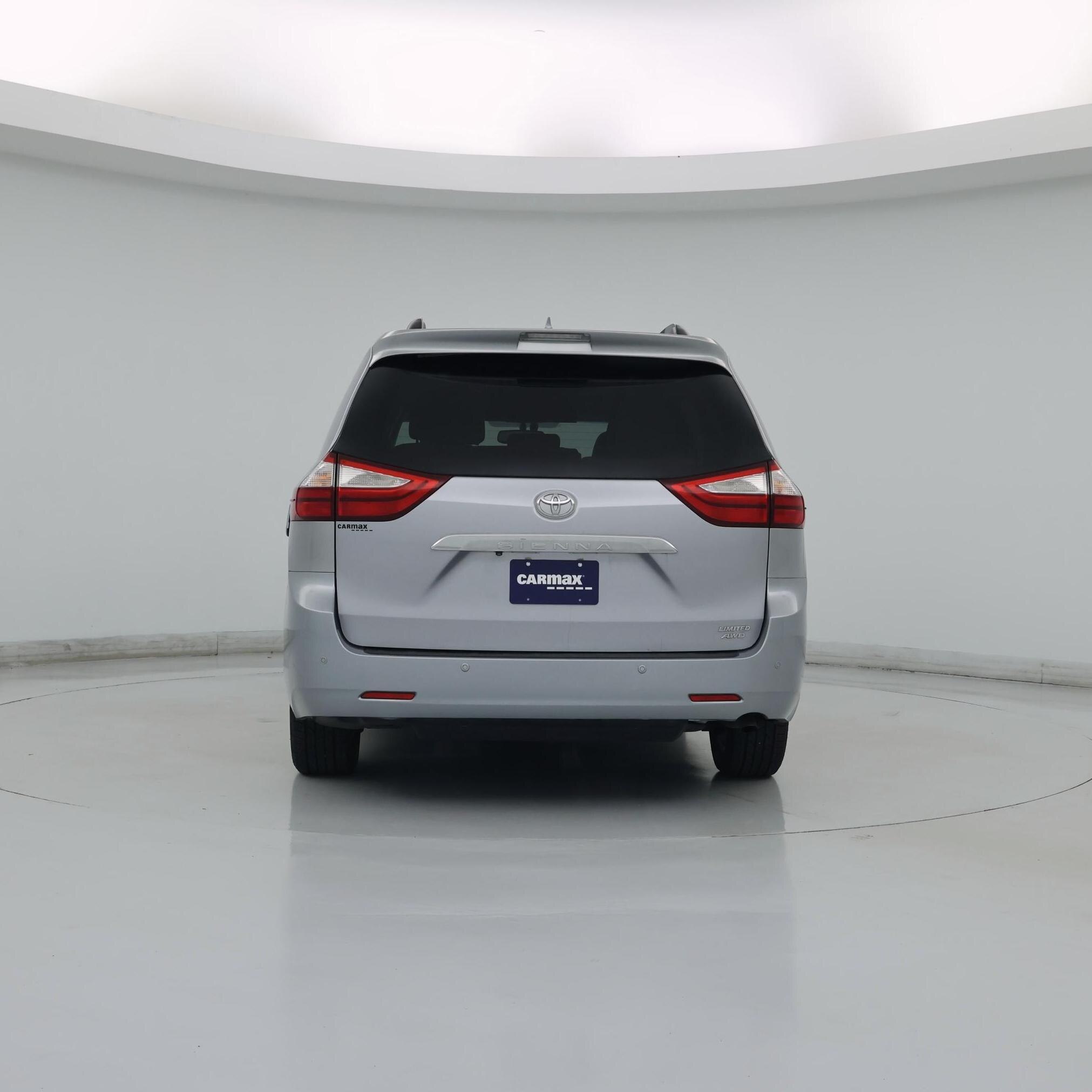 Thumbnail: 2017 Toyota Sienna - 6