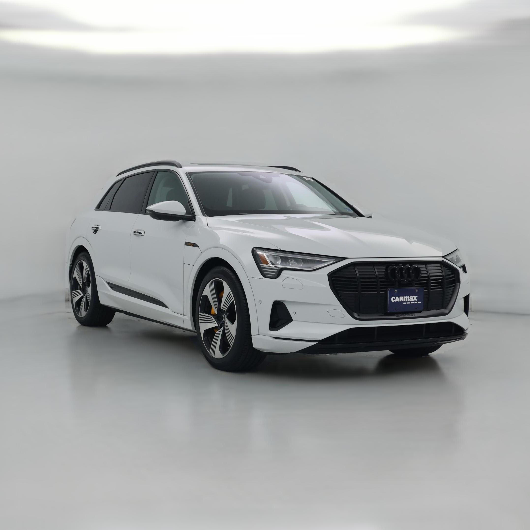 Thumbnail: 2023 Audi e-tron - 1