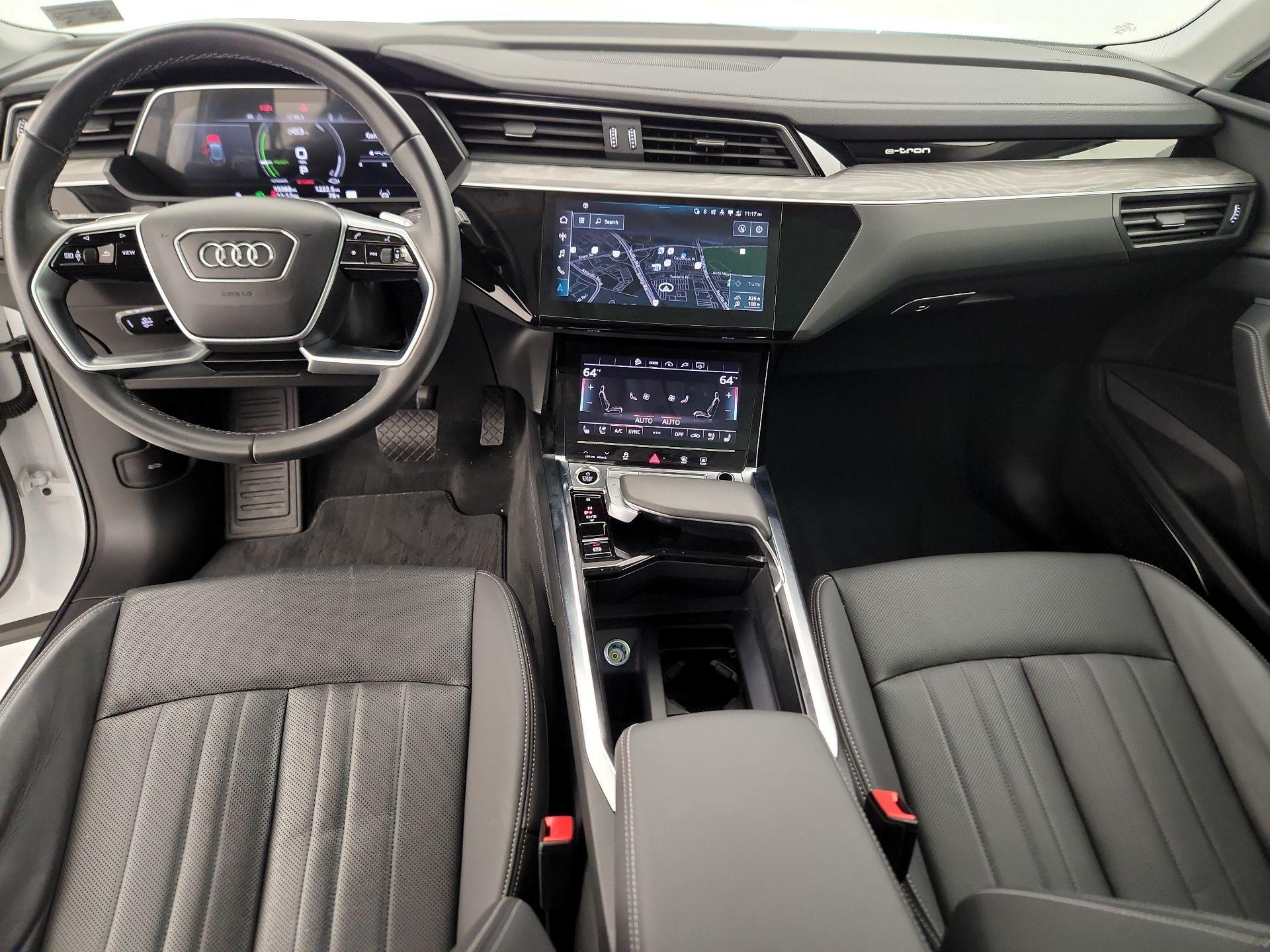 Thumbnail: 2023 Audi e-tron - 9