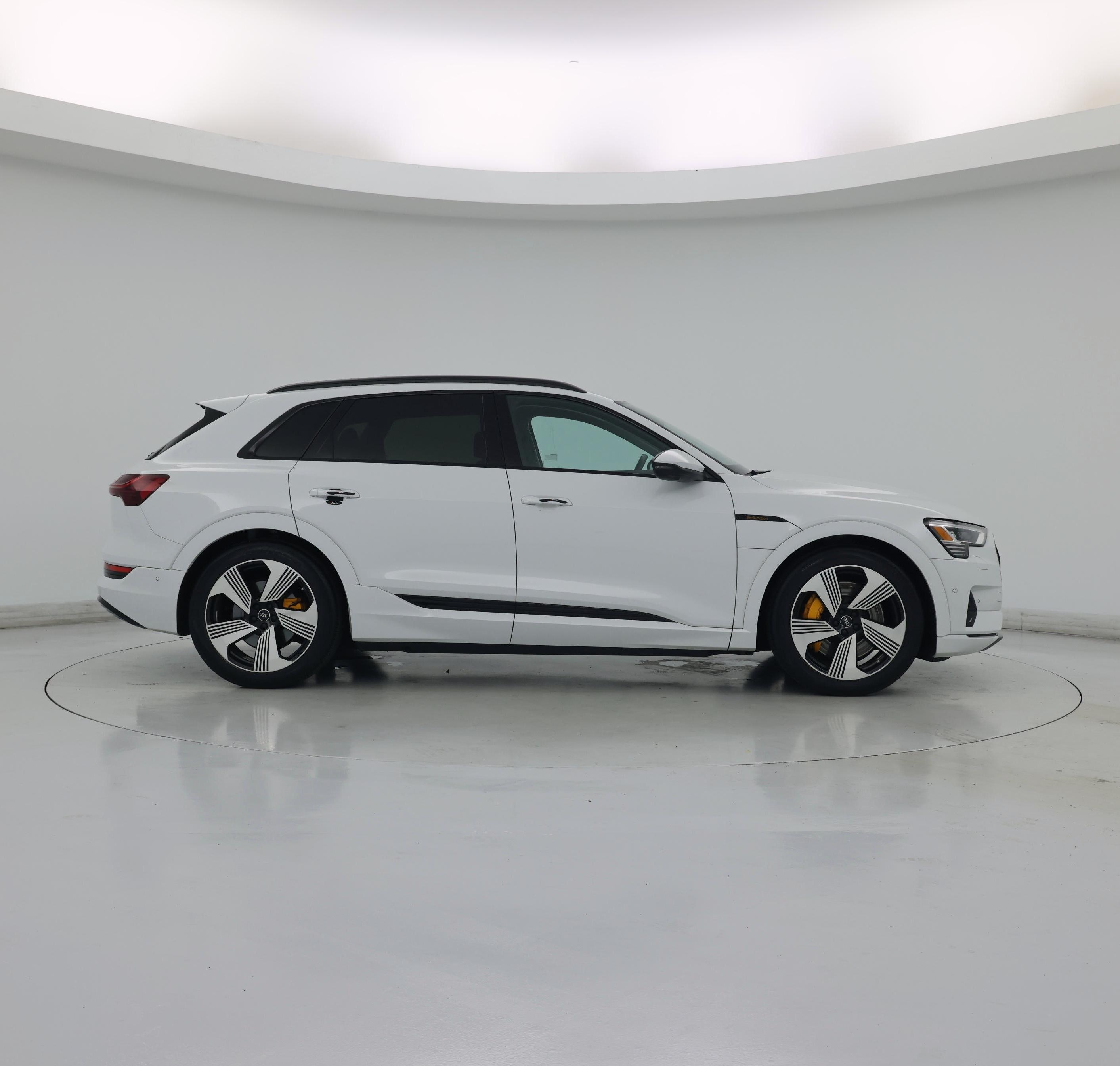 Thumbnail: 2023 Audi e-tron - 7