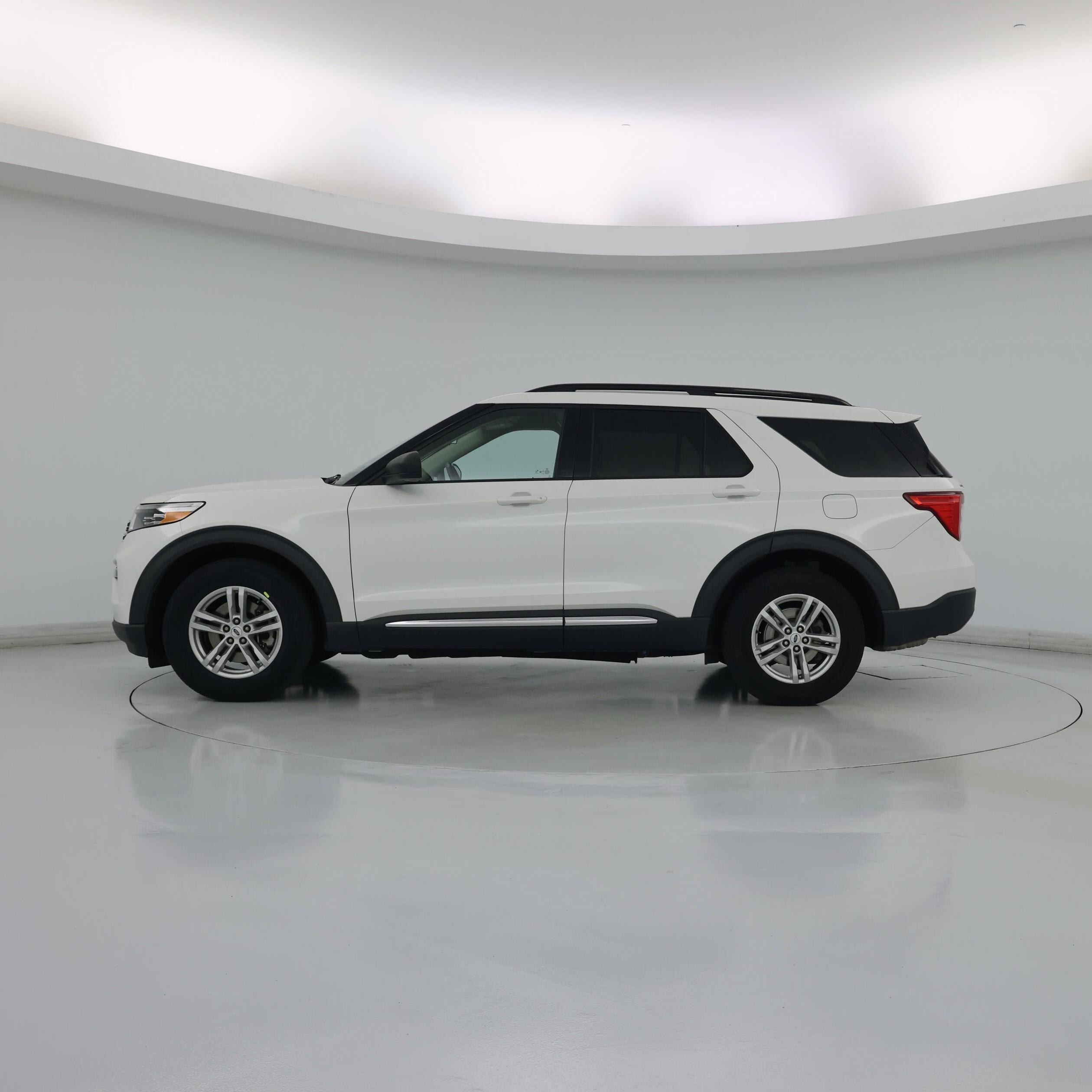 Thumbnail: 2021 Ford Explorer - 3