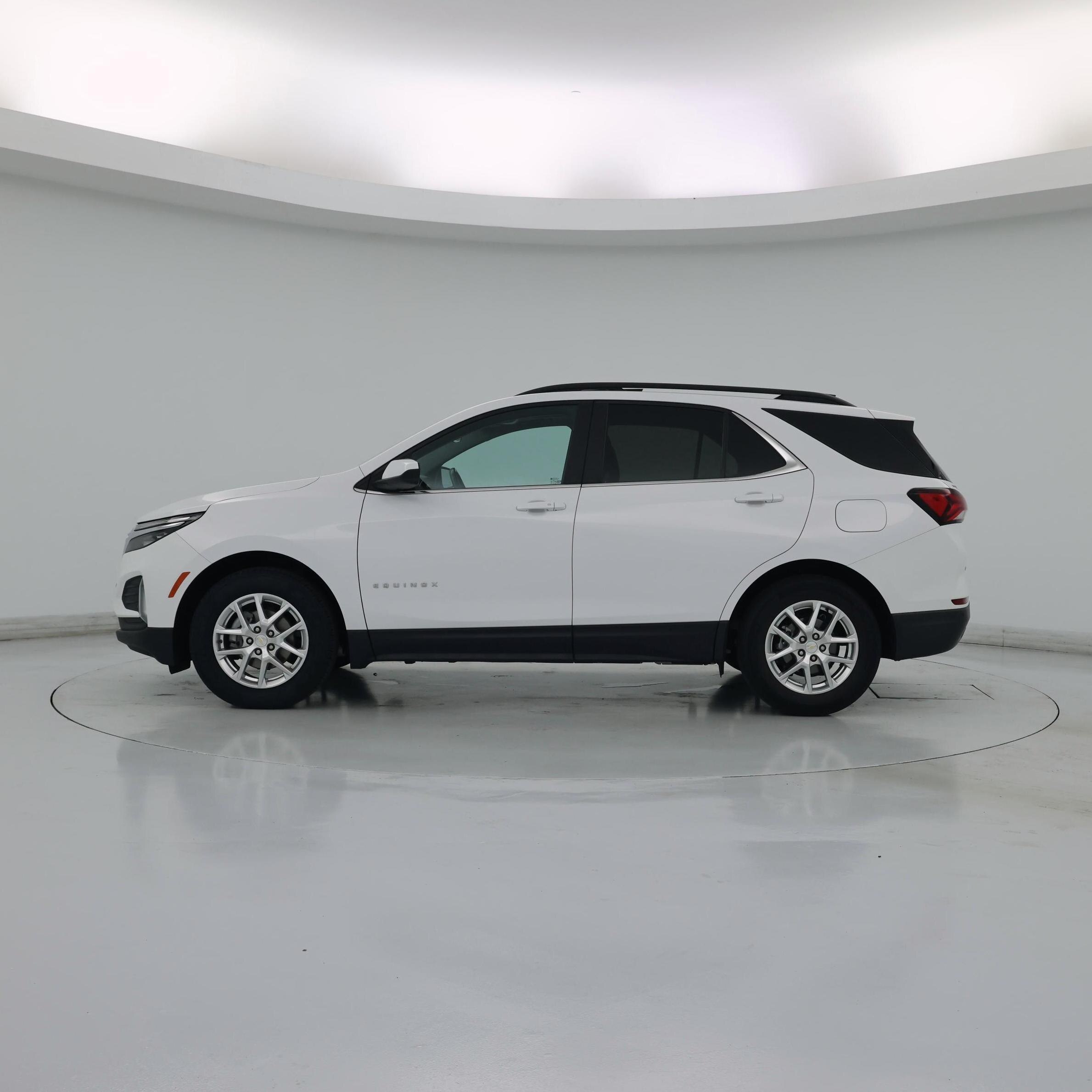 Thumbnail: 2022 Chevrolet Equinox - 3