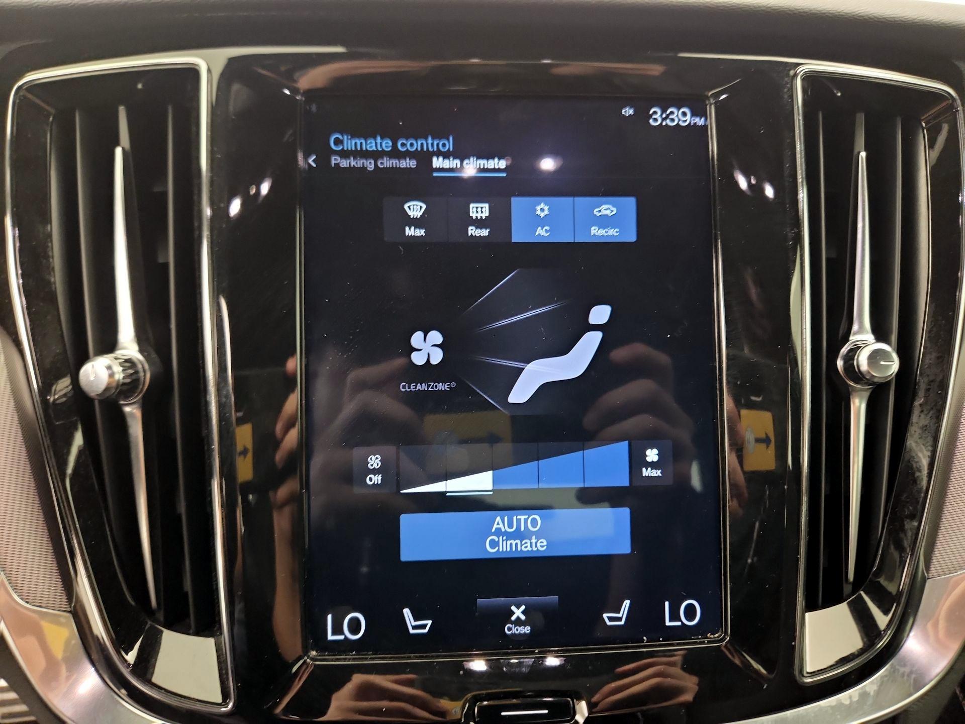 Thumbnail: 2019 Volvo S60 - 16