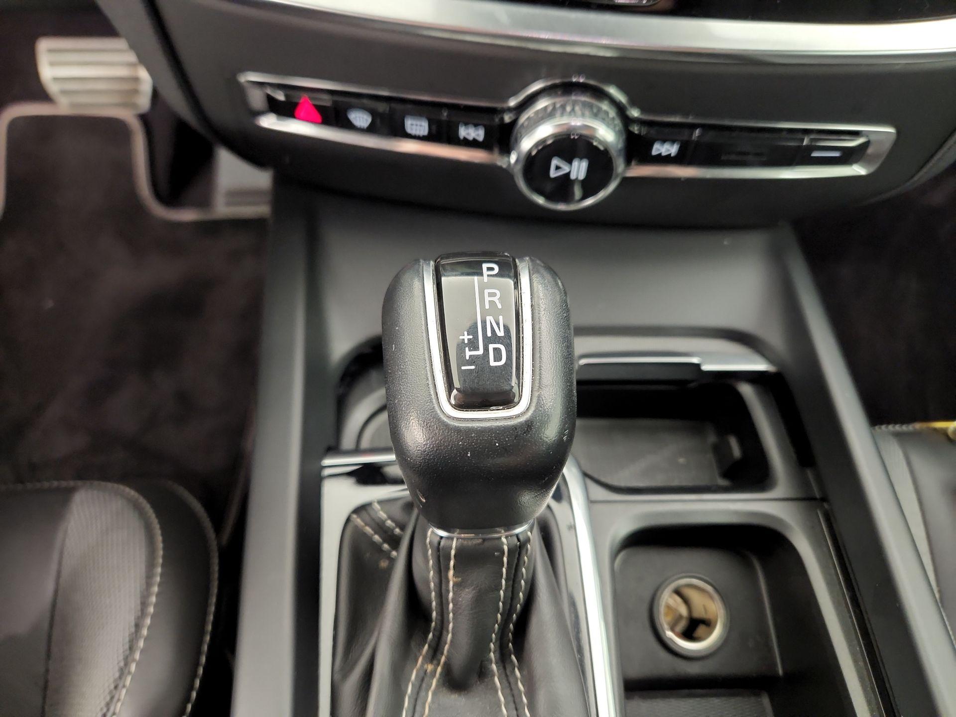 Thumbnail: 2019 Volvo S60 - 17