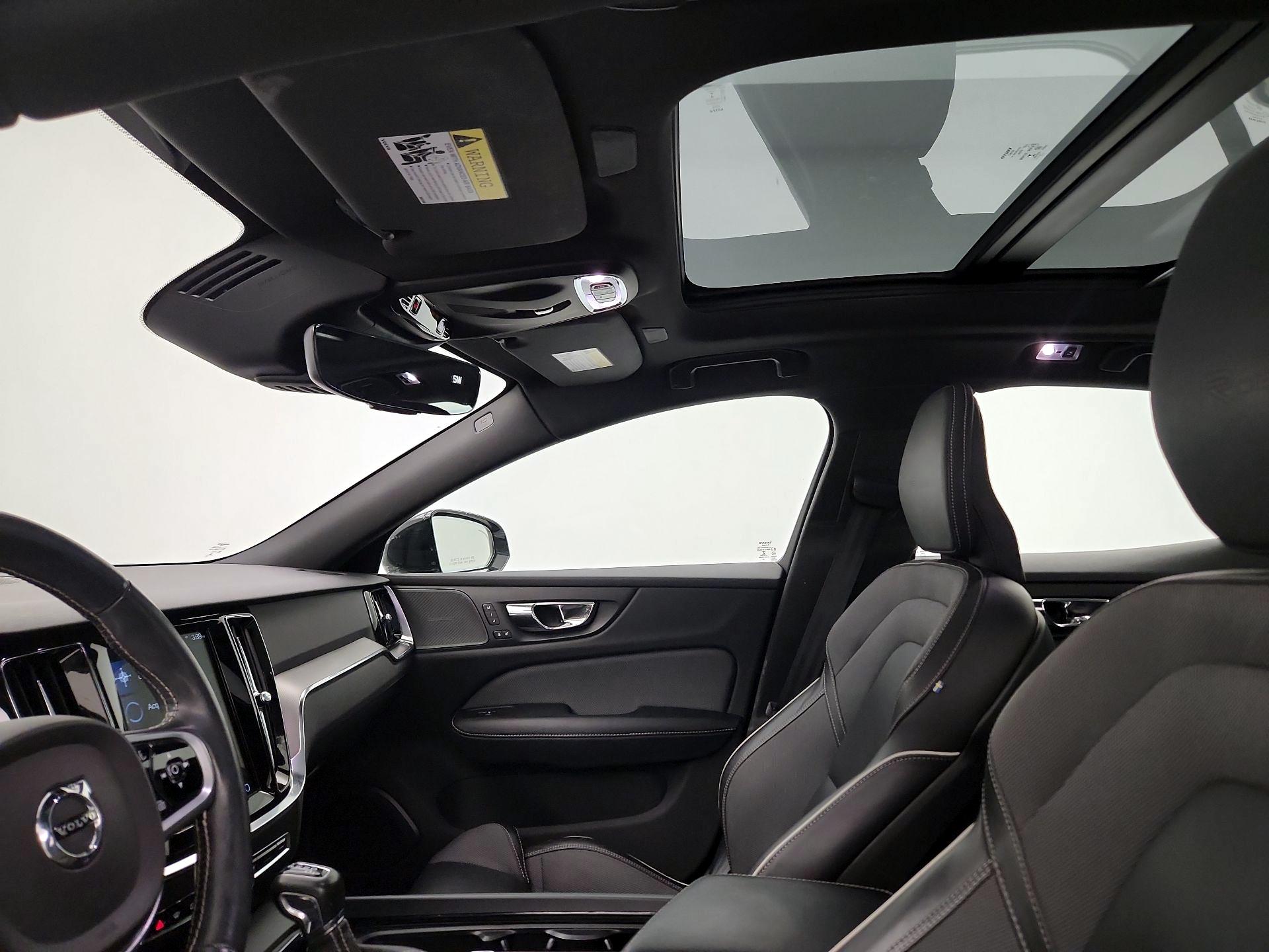 Thumbnail: 2019 Volvo S60 - 19