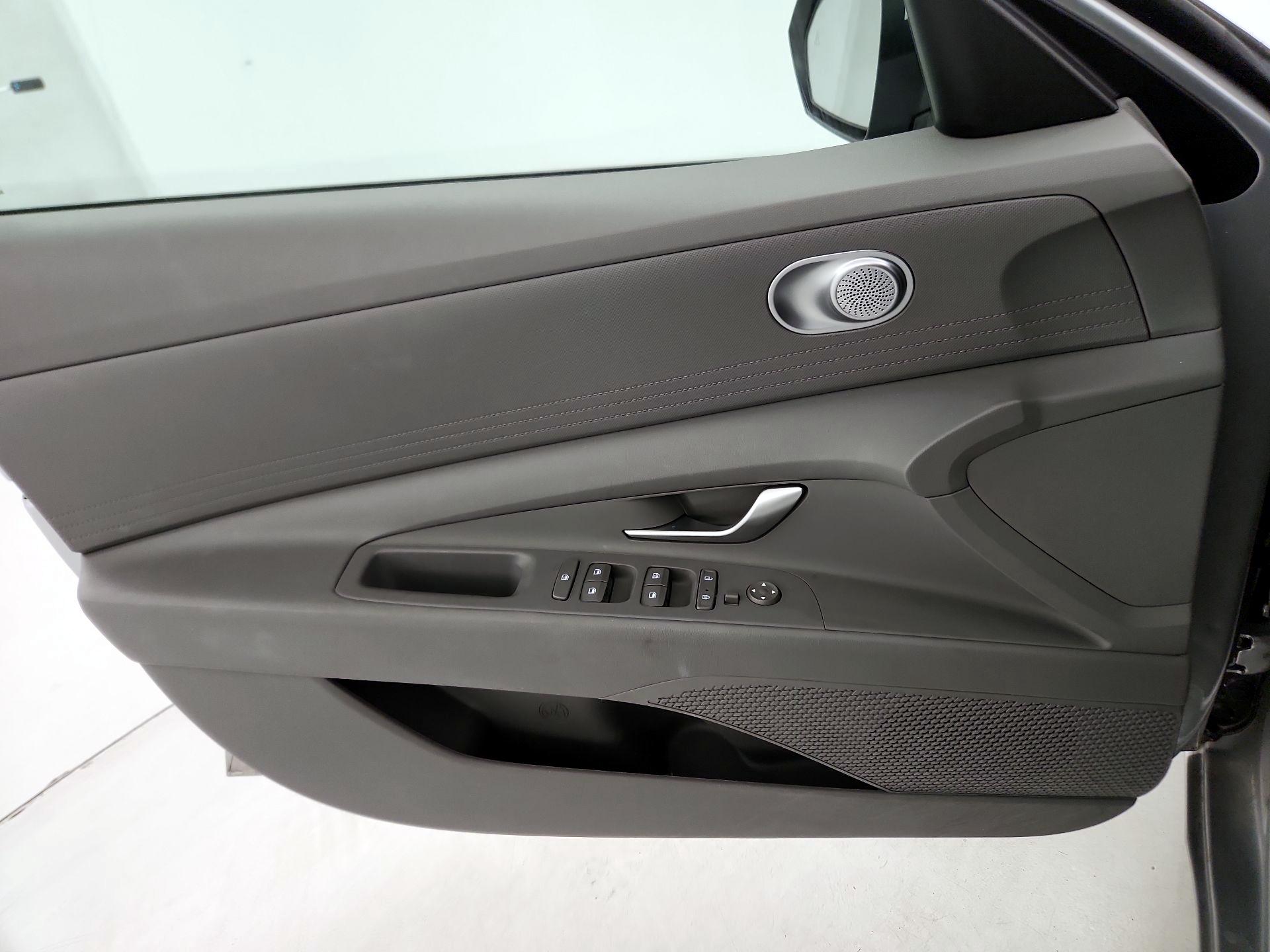 Thumbnail: 2023 Hyundai Elantra - 12