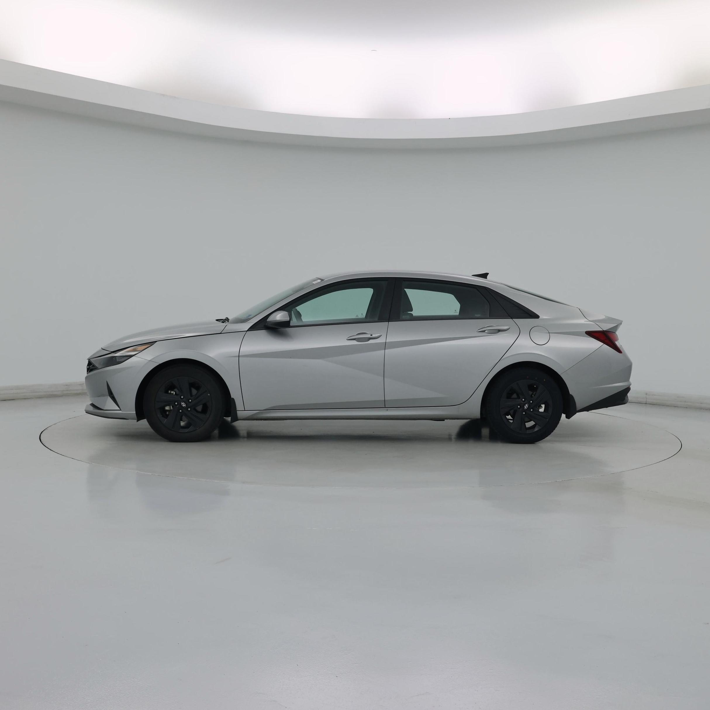 Thumbnail: 2023 Hyundai Elantra - 3
