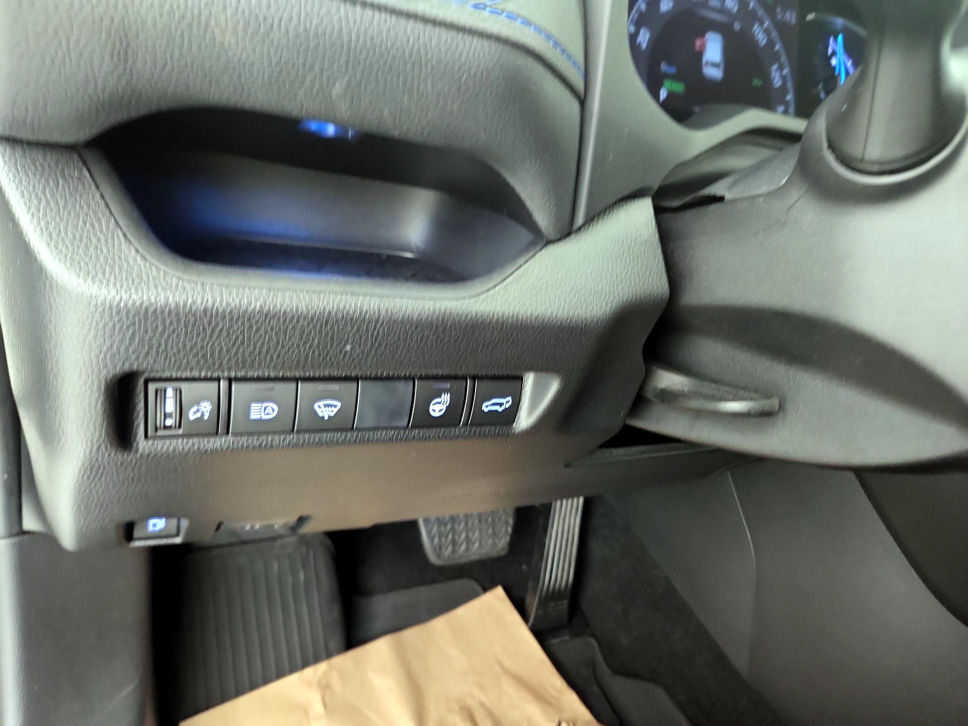 Thumbnail: 2020 Toyota RAV4 - 13