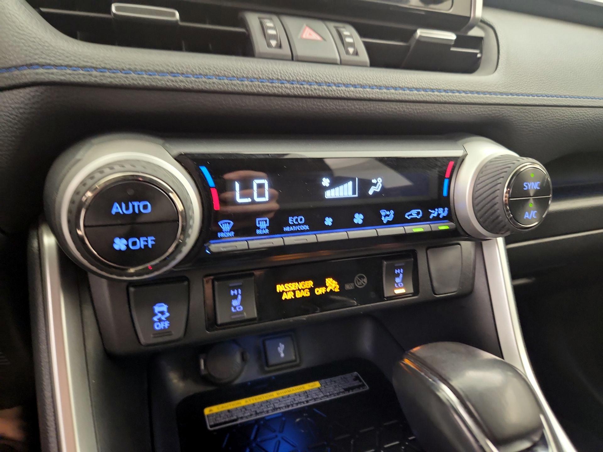 Thumbnail: 2020 Toyota RAV4 - 16