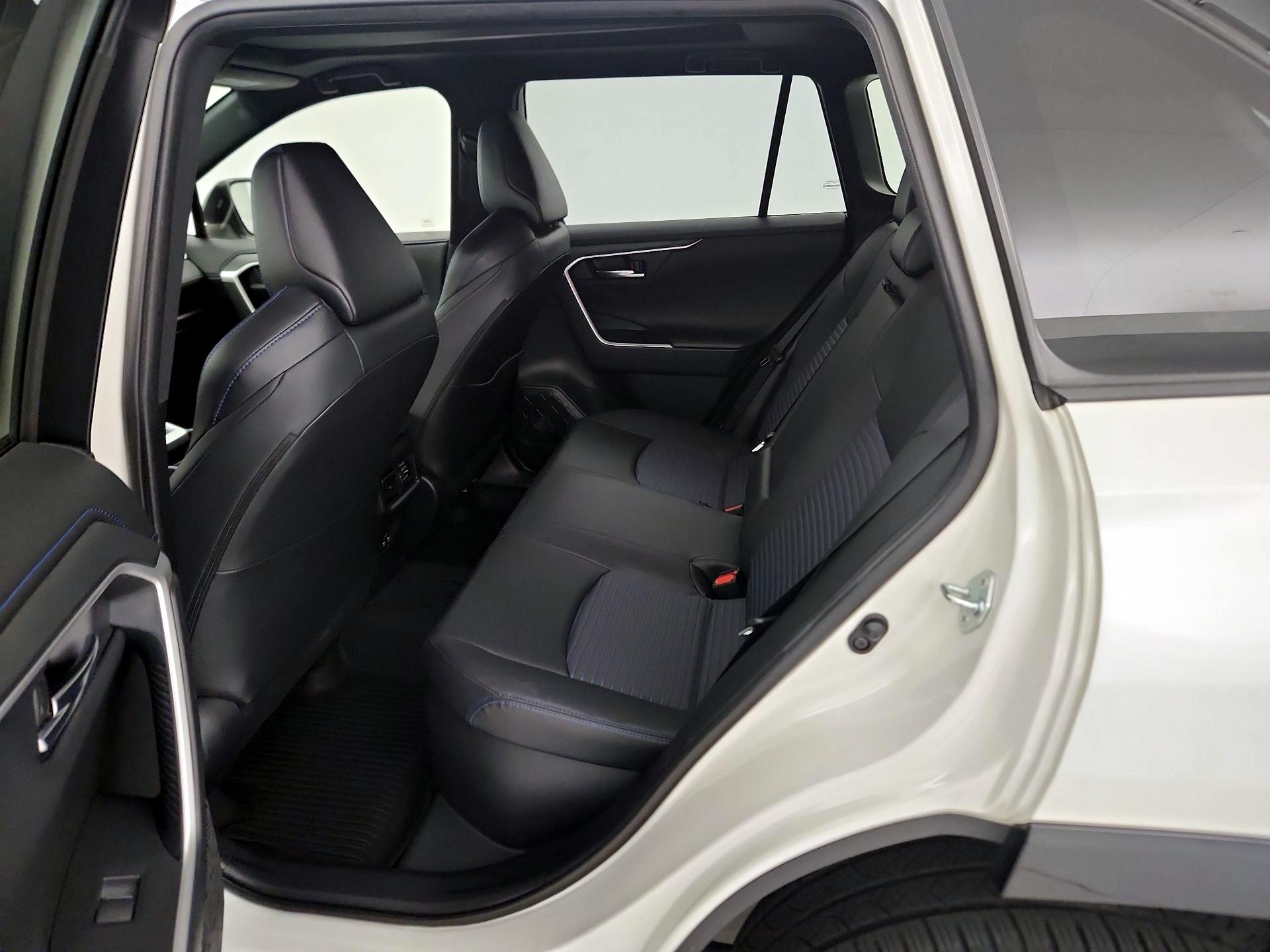 Thumbnail: 2020 Toyota RAV4 - 18