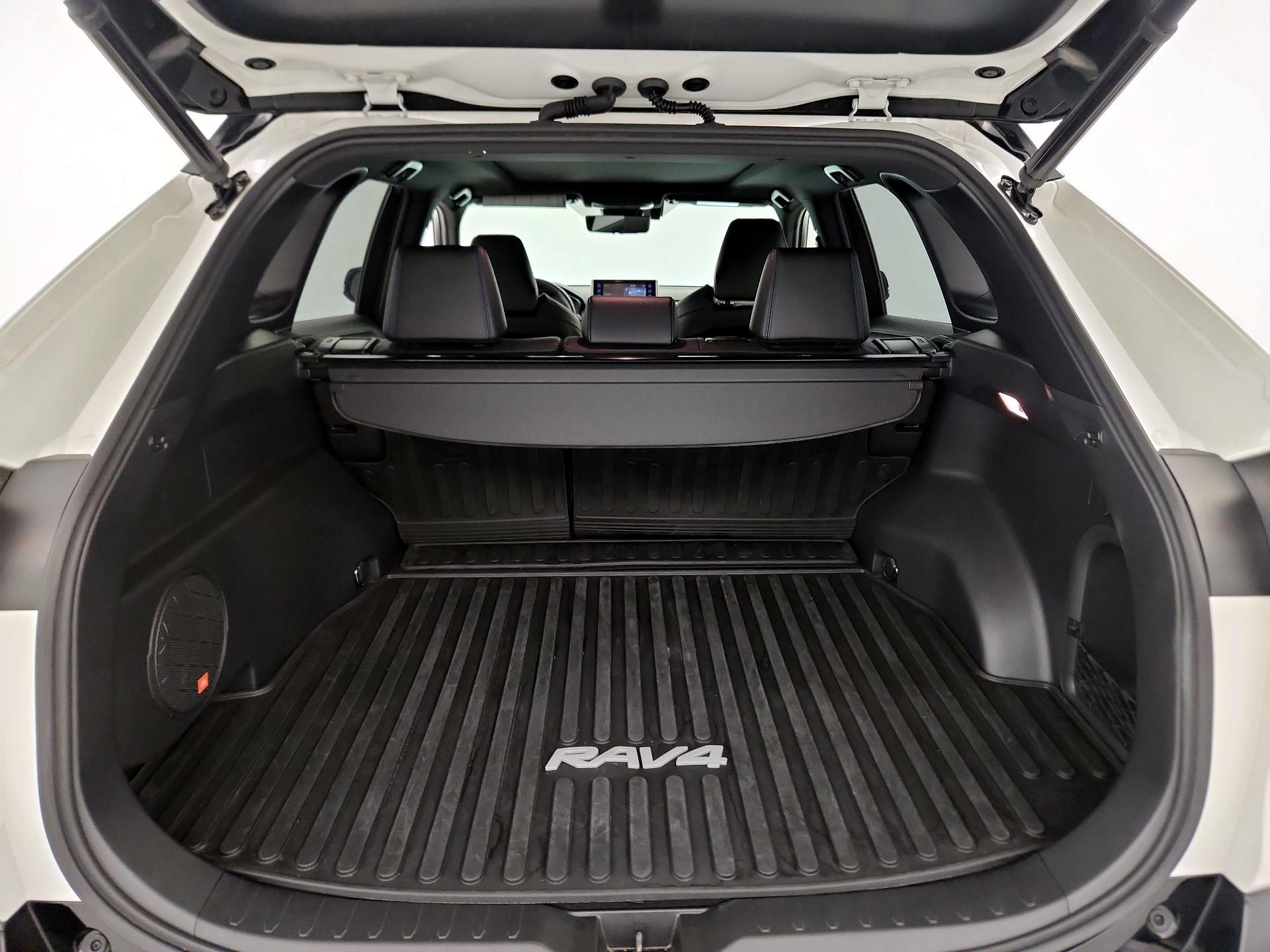 Thumbnail: 2020 Toyota RAV4 - 19