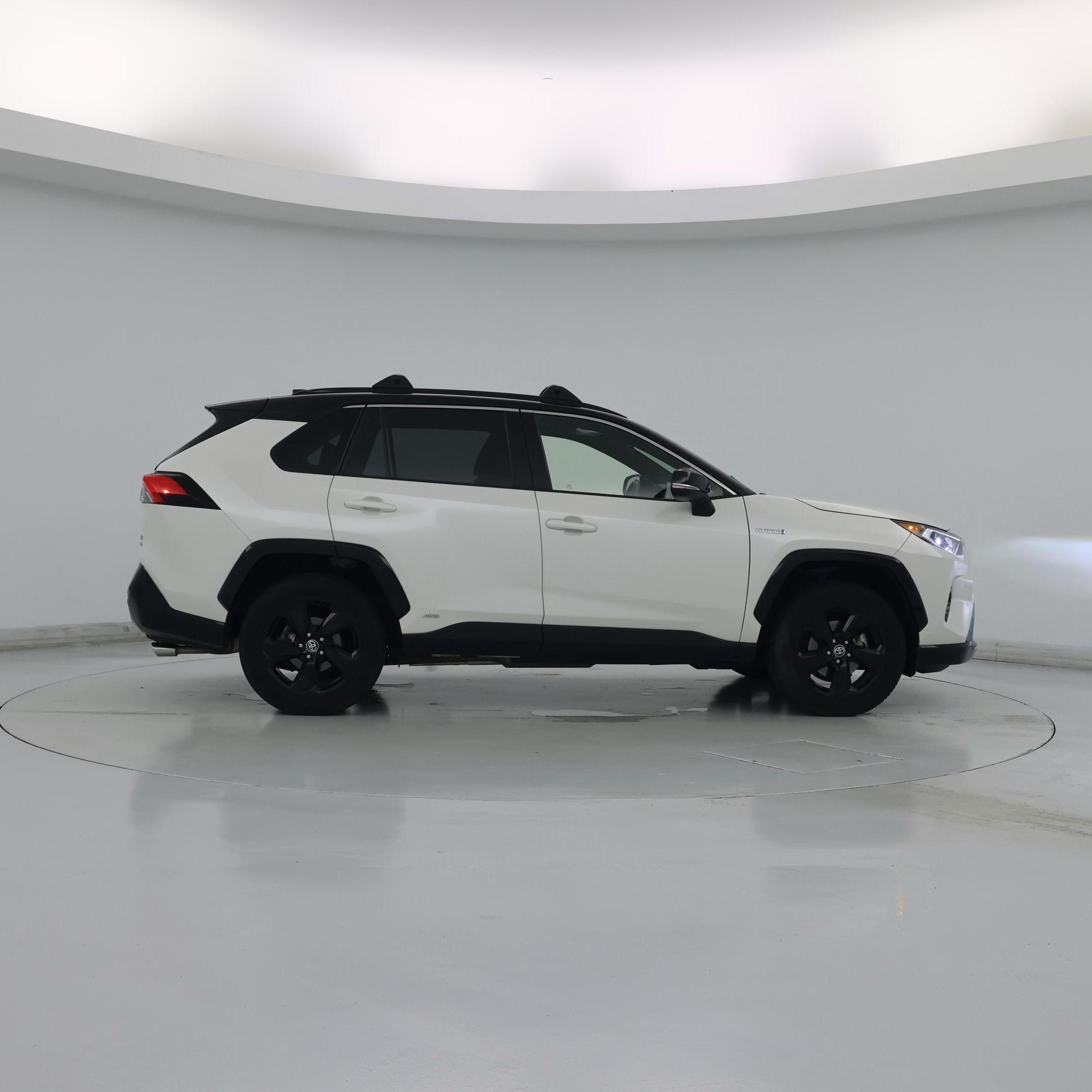 Thumbnail: 2020 Toyota RAV4 - 7