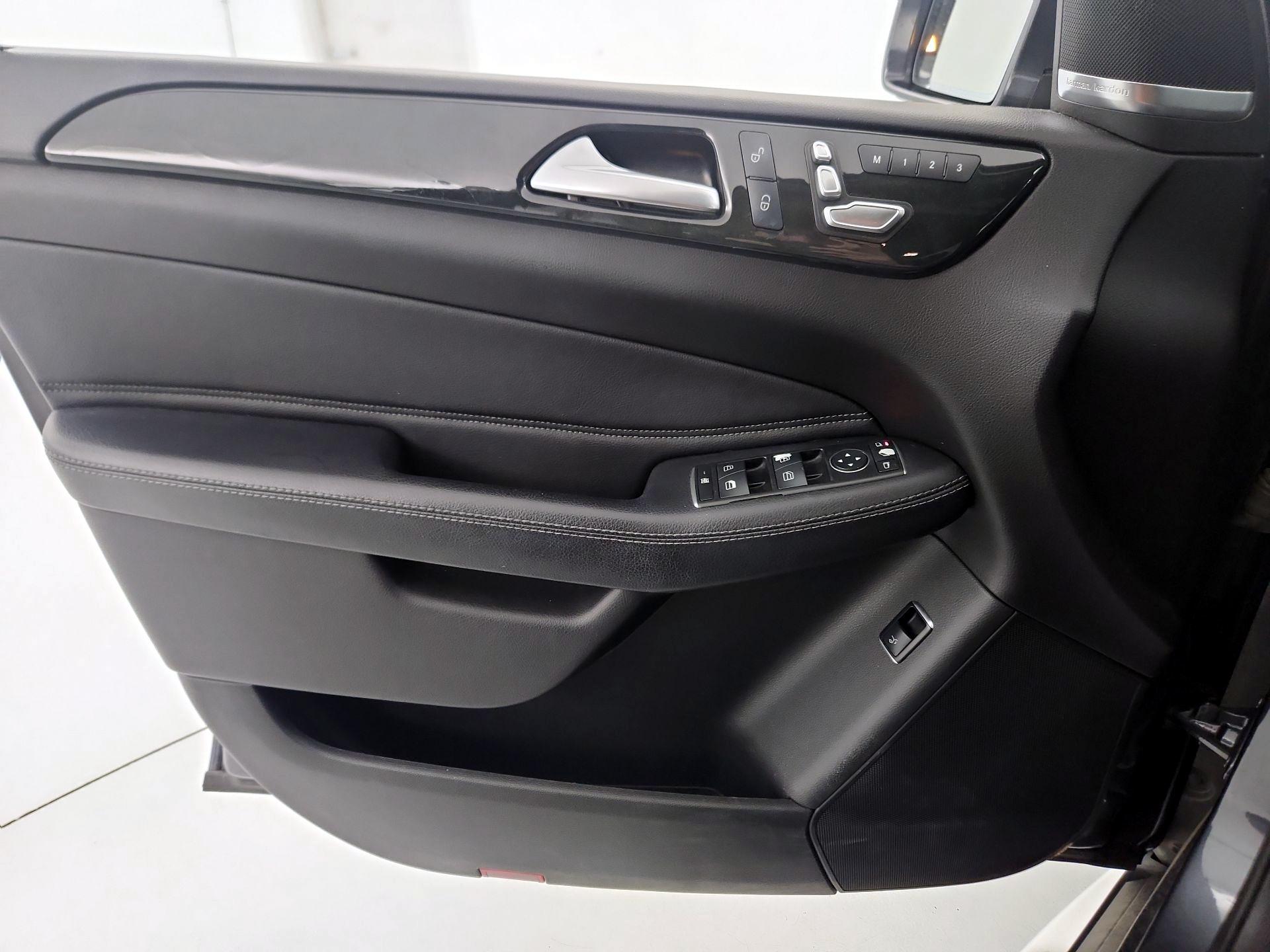 Thumbnail: 2016 Mercedes-Benz GLE - 12