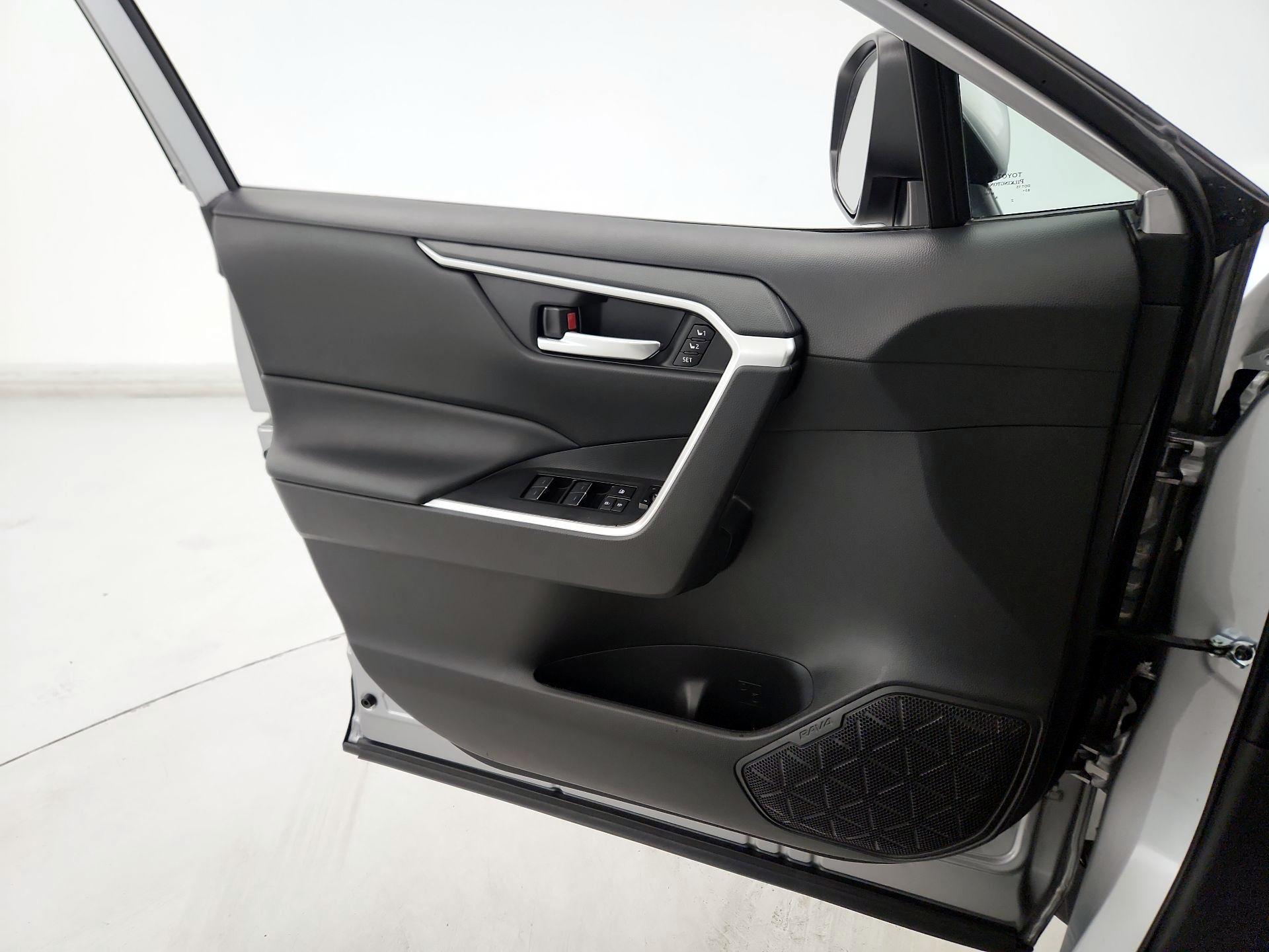 Thumbnail: 2024 Toyota RAV4 - 12