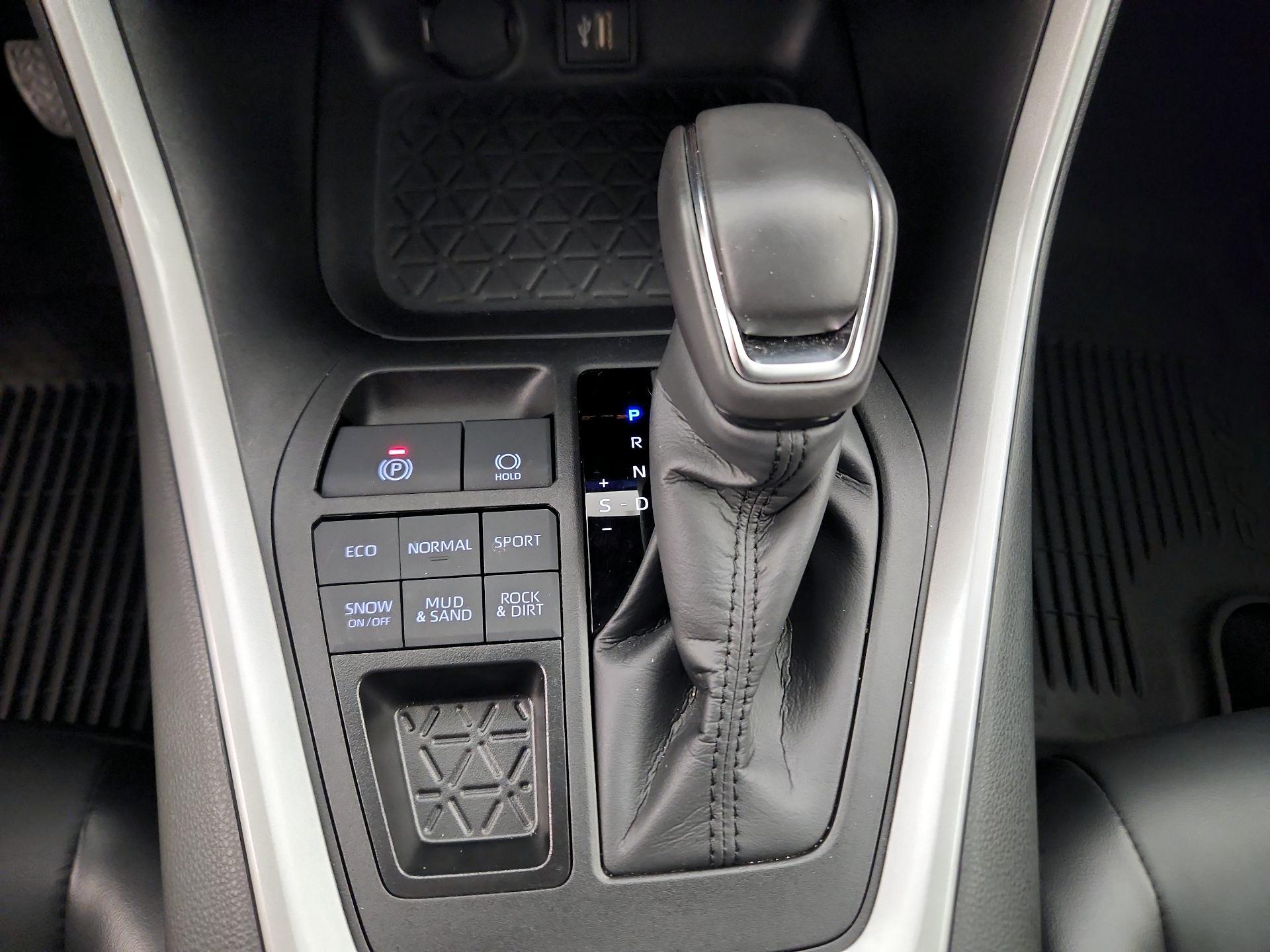 Thumbnail: 2024 Toyota RAV4 - 18