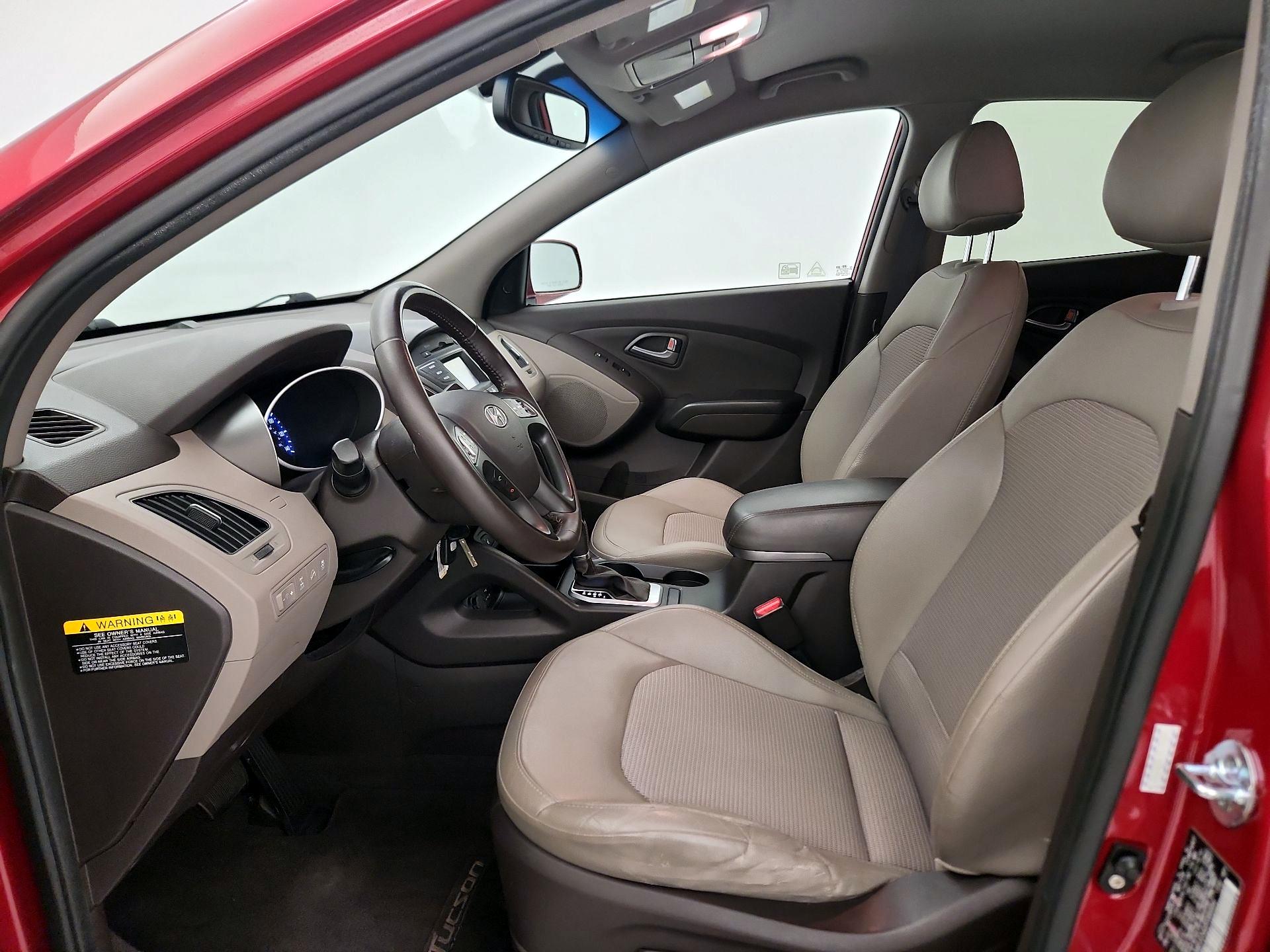 Thumbnail: 2015 Hyundai Tucson - 11