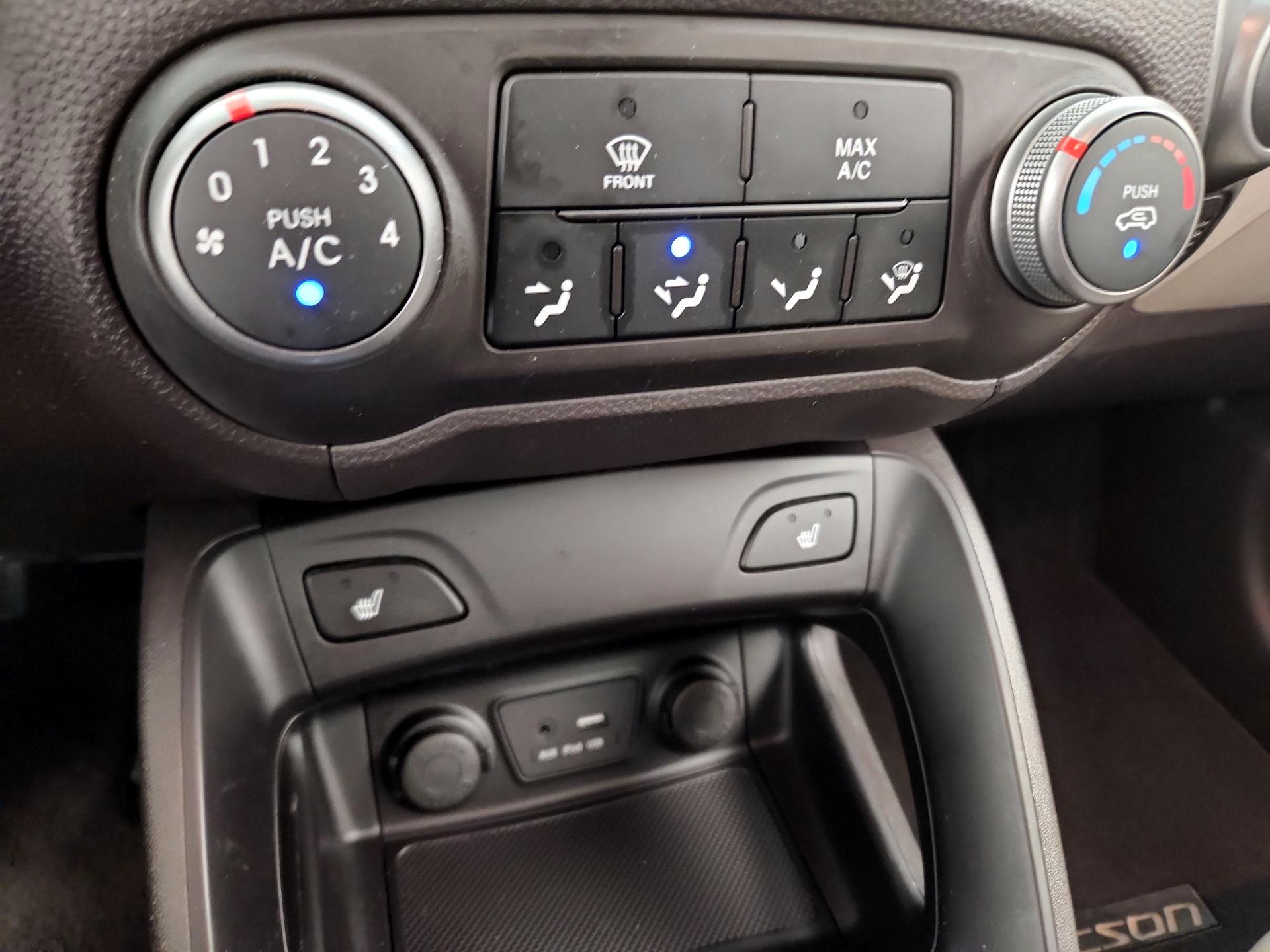 Thumbnail: 2015 Hyundai Tucson - 16