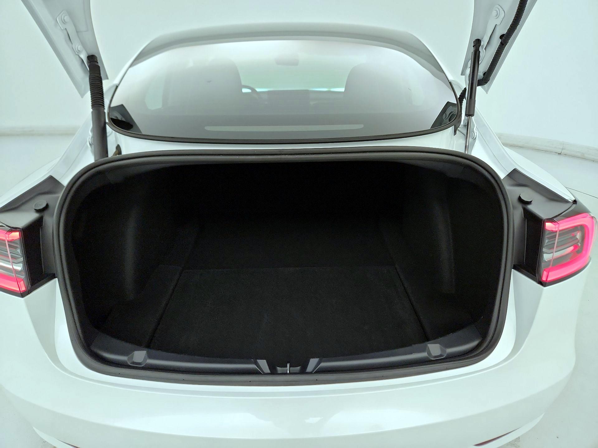 Thumbnail: 2023 Tesla Model 3 - 17