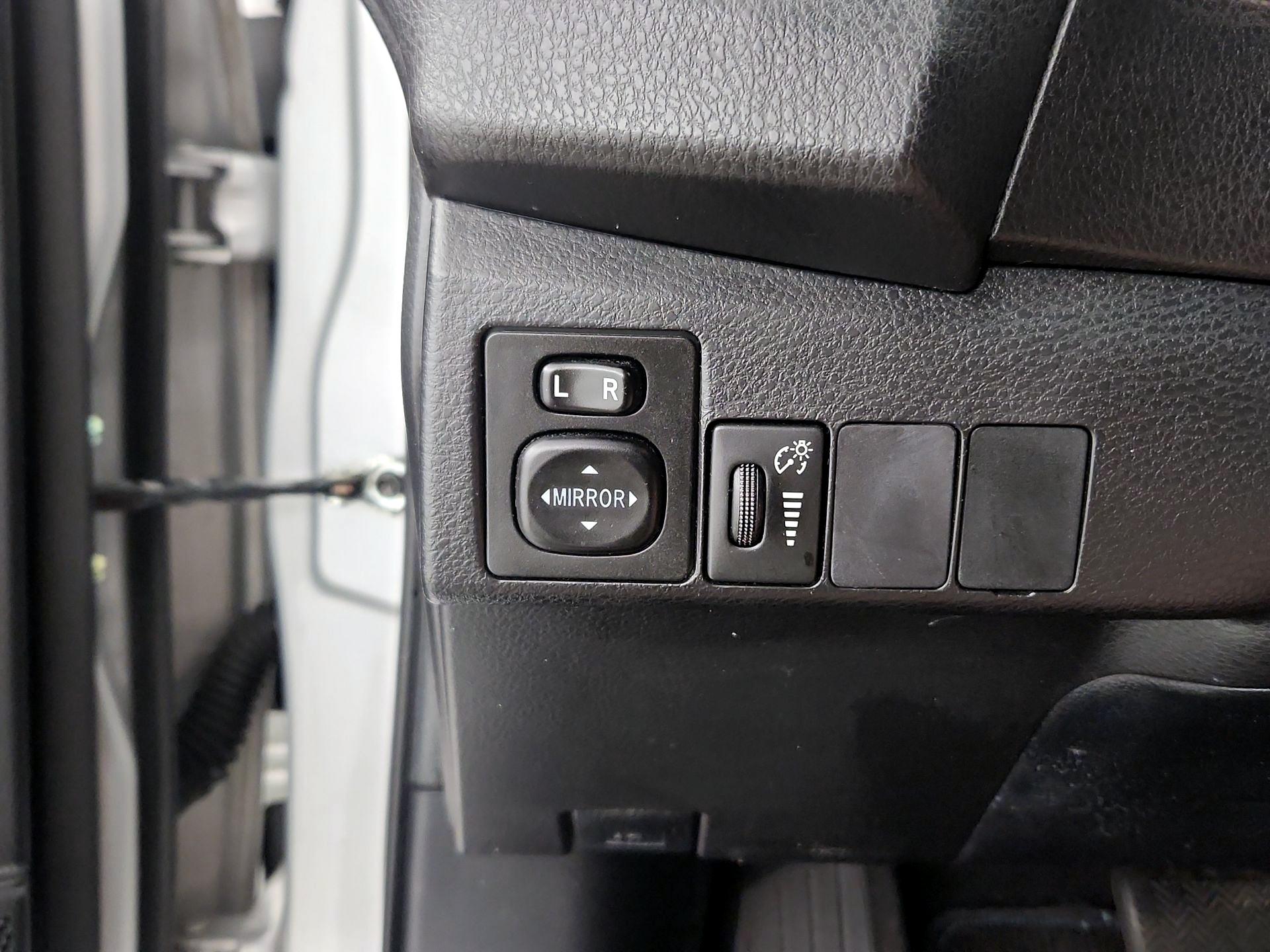 Thumbnail: 2016 Toyota Corolla - 13