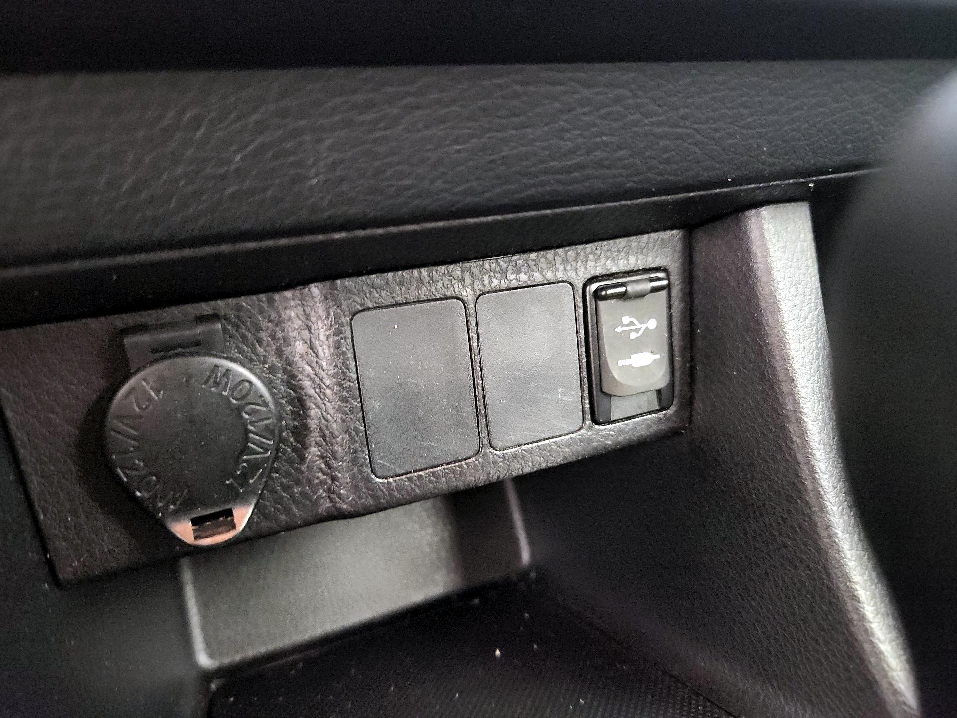 Thumbnail: 2016 Toyota Corolla - 18