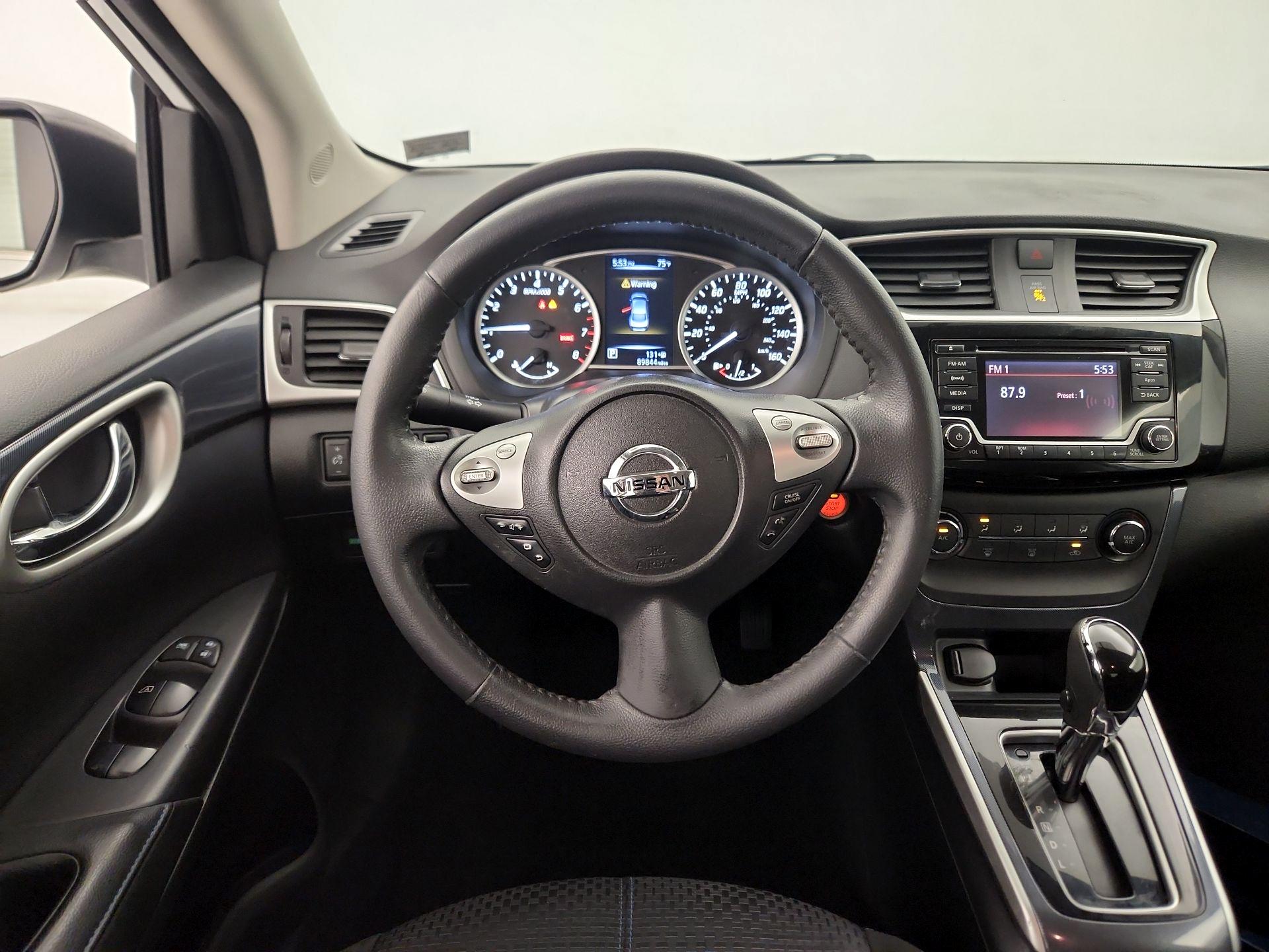 Thumbnail: 2016 Nissan Sentra - 10
