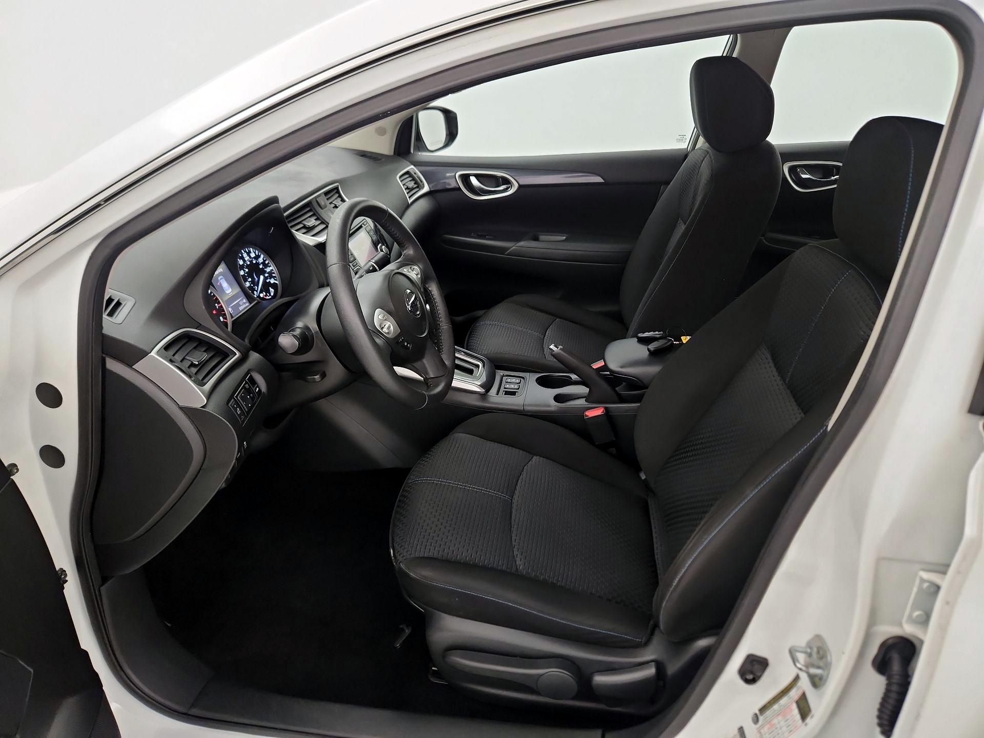 Thumbnail: 2016 Nissan Sentra - 11