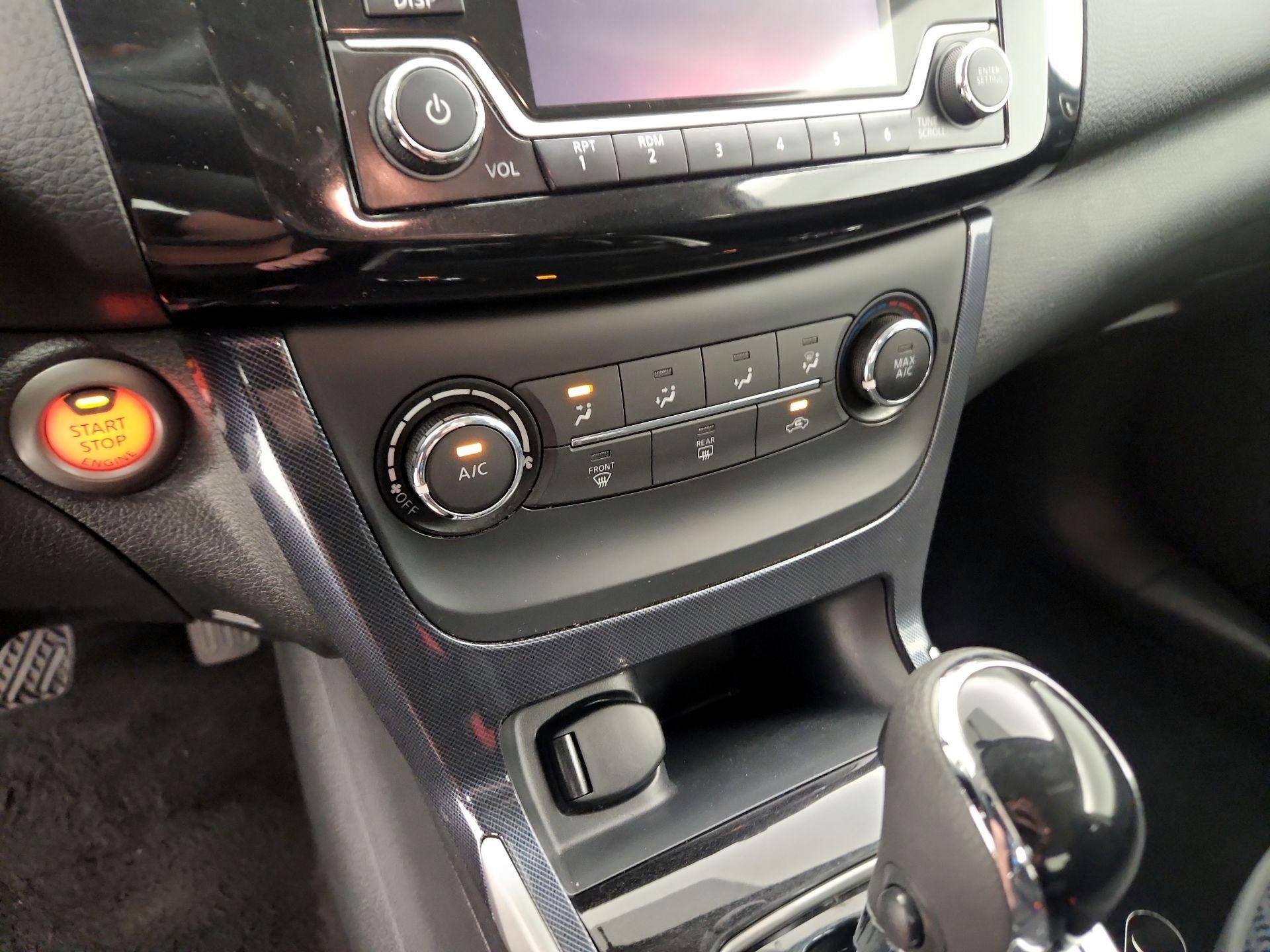 Thumbnail: 2016 Nissan Sentra - 14