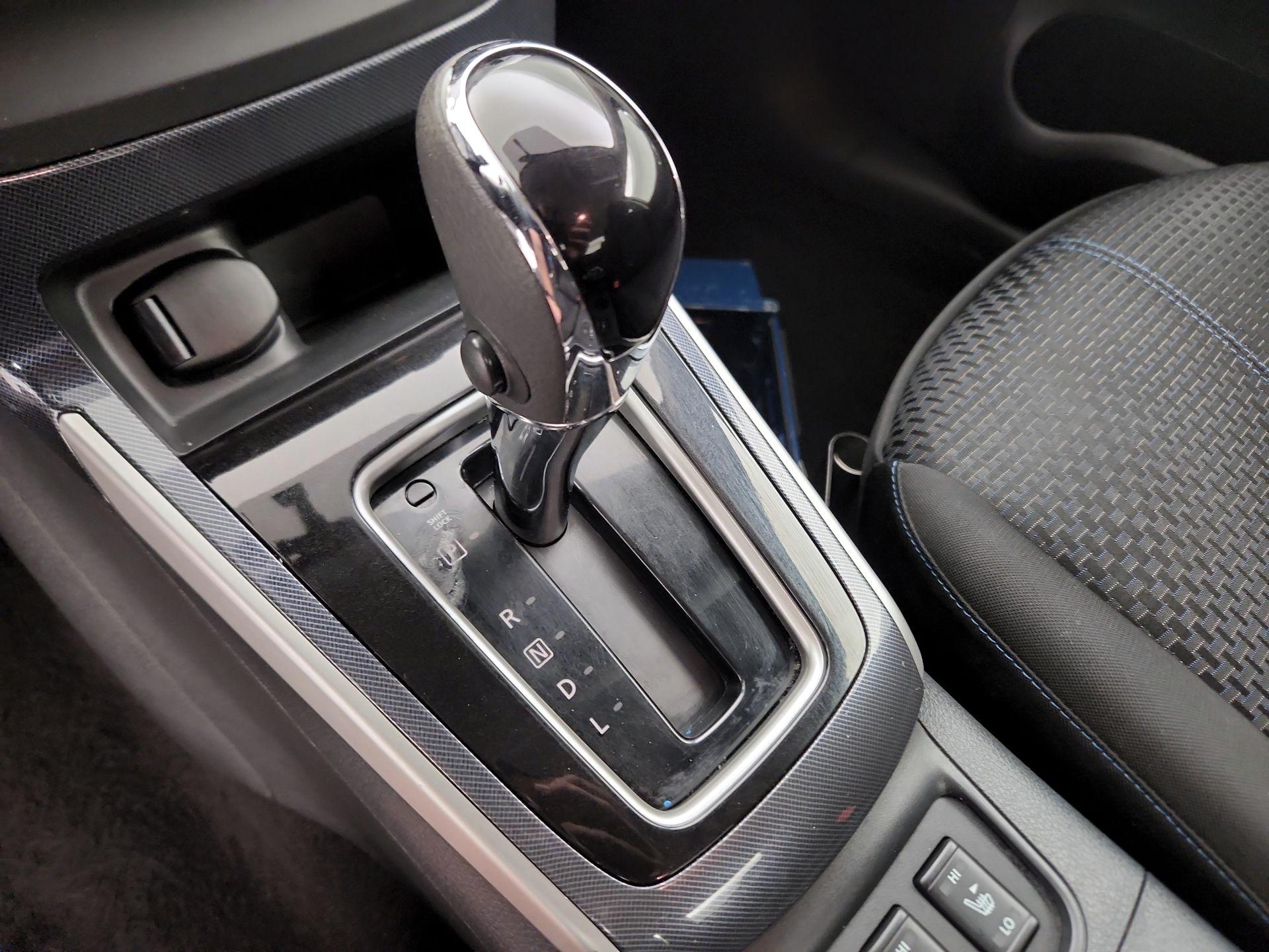 Thumbnail: 2016 Nissan Sentra - 15