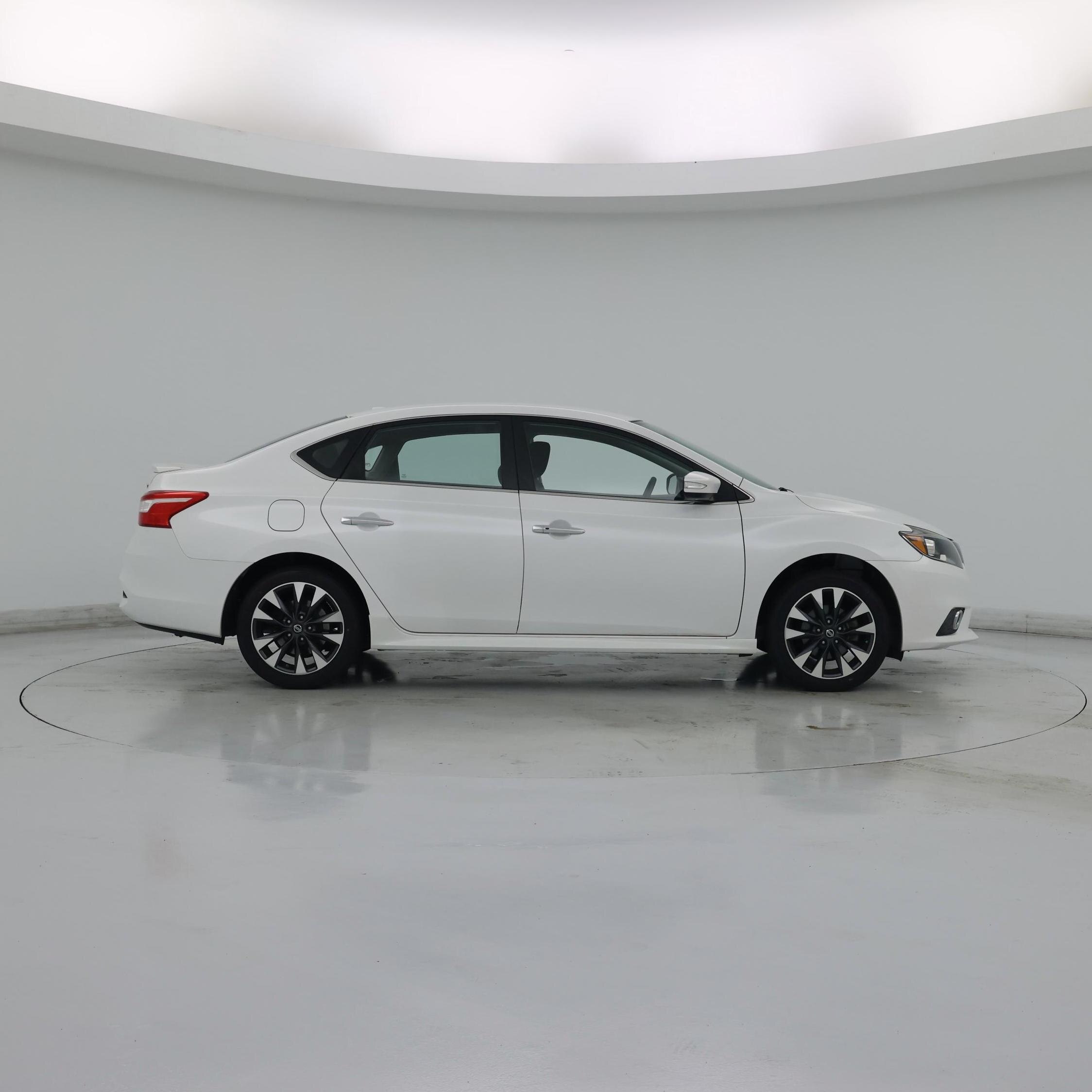 Thumbnail: 2016 Nissan Sentra - 7