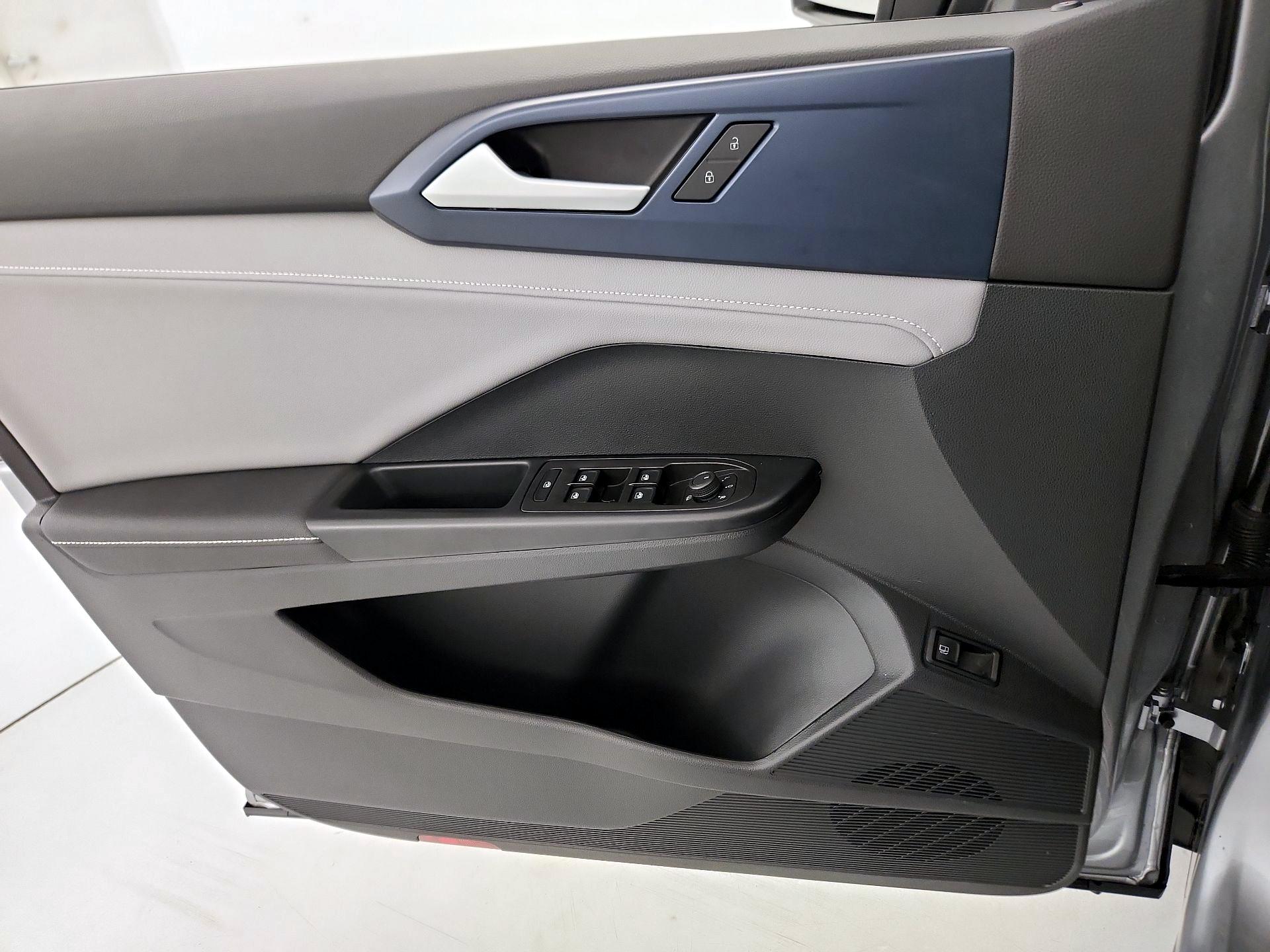 Thumbnail: 2024 Volkswagen Taos - 12