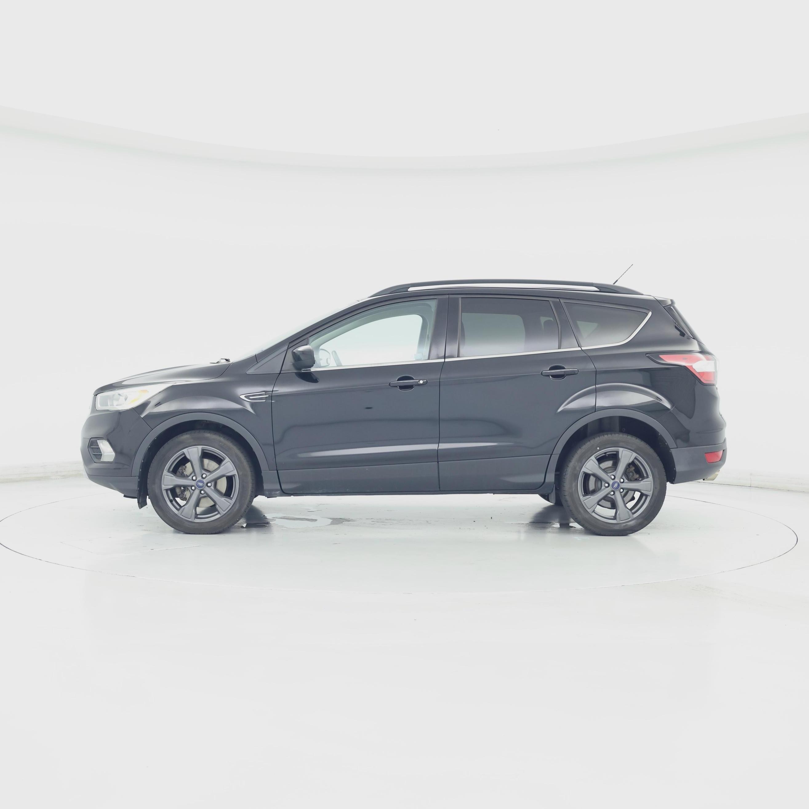 Thumbnail: 2017 Ford Escape - 3