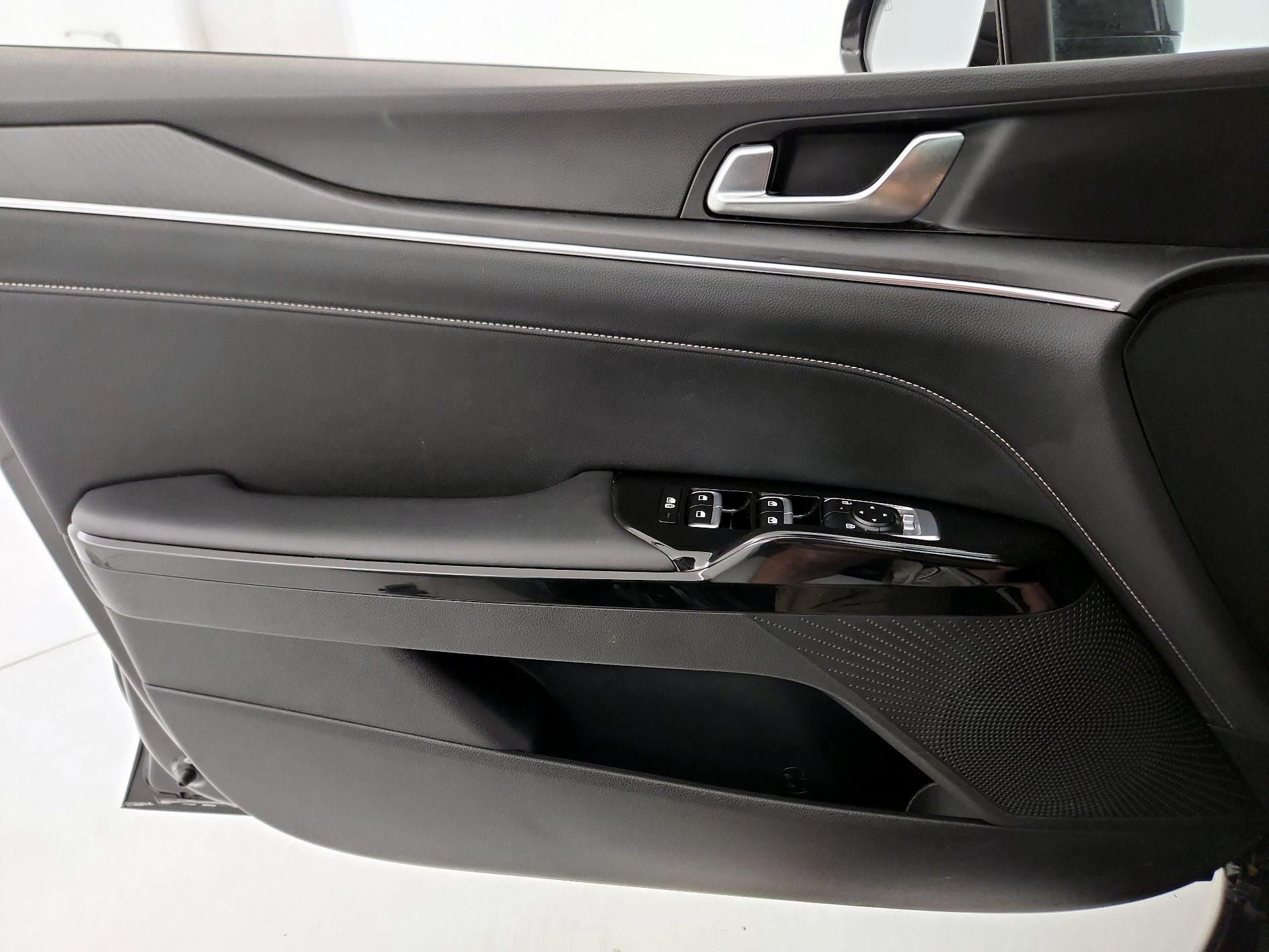 Thumbnail: 2025 Kia K5 - 12