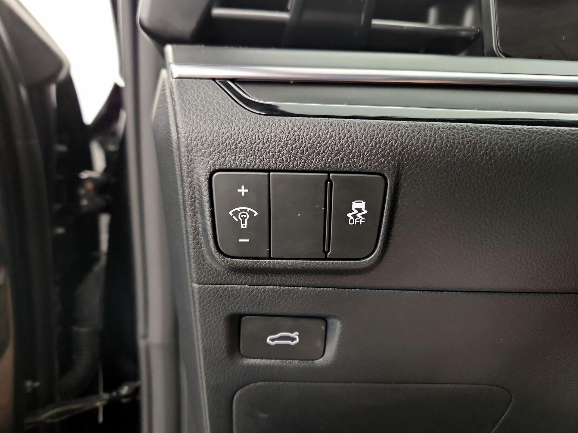 Thumbnail: 2025 Kia K5 - 13