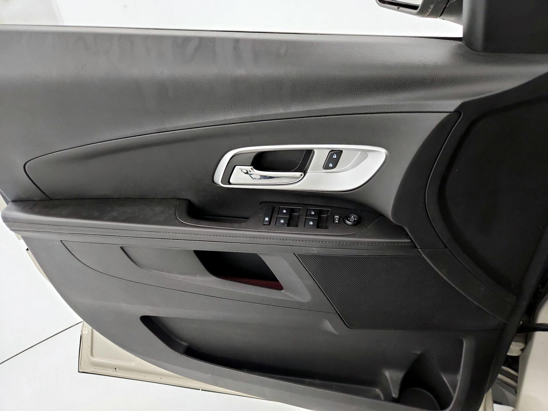 Thumbnail: 2015 Chevrolet Equinox - 12