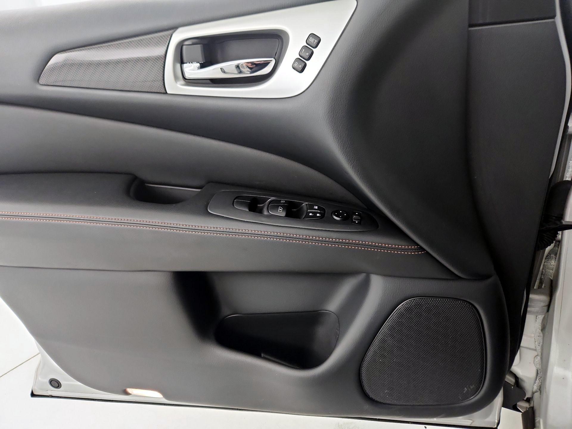 Thumbnail: 2020 Nissan Pathfinder - 12